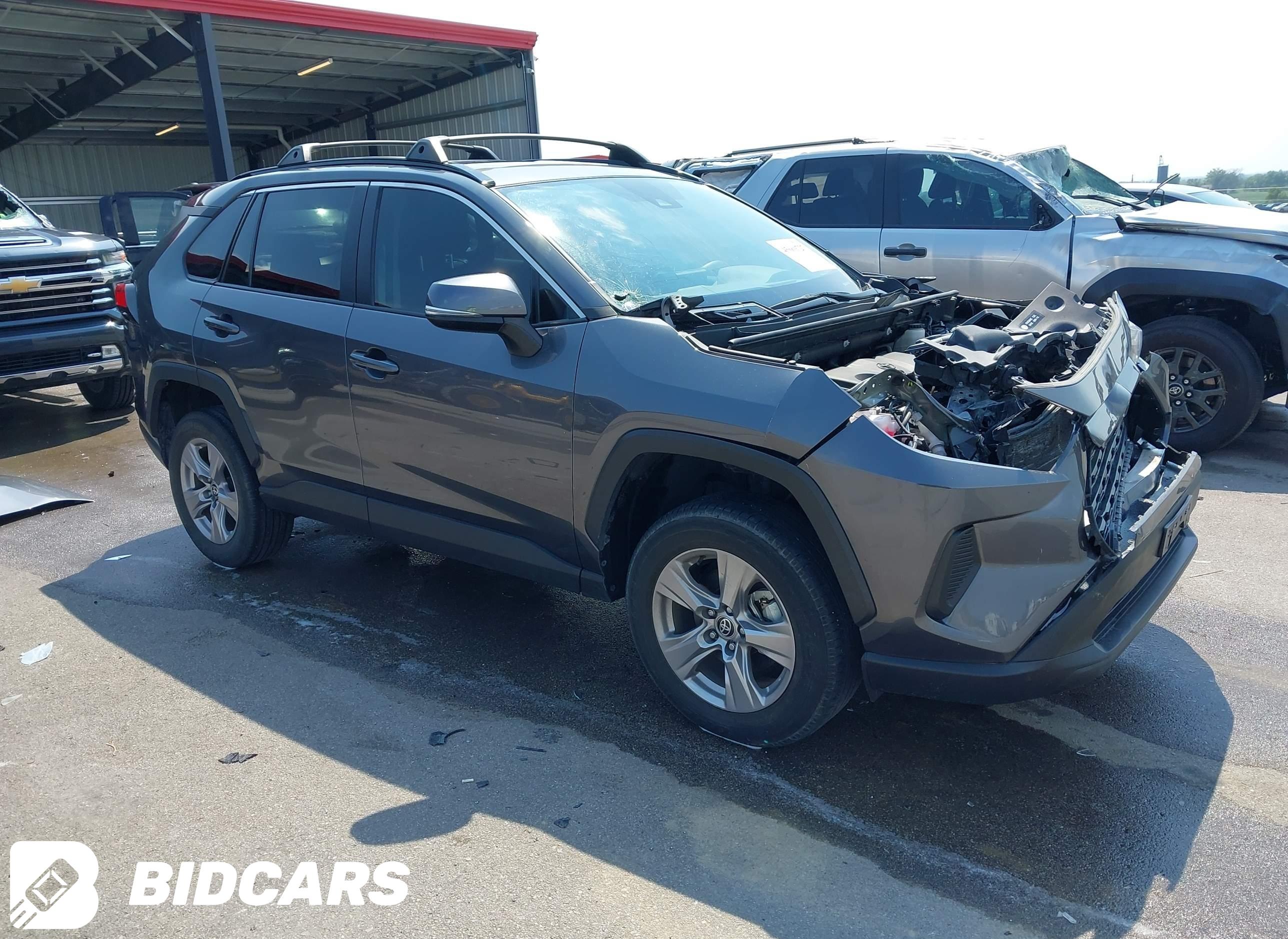 2022 Toyota RAV4, Xle