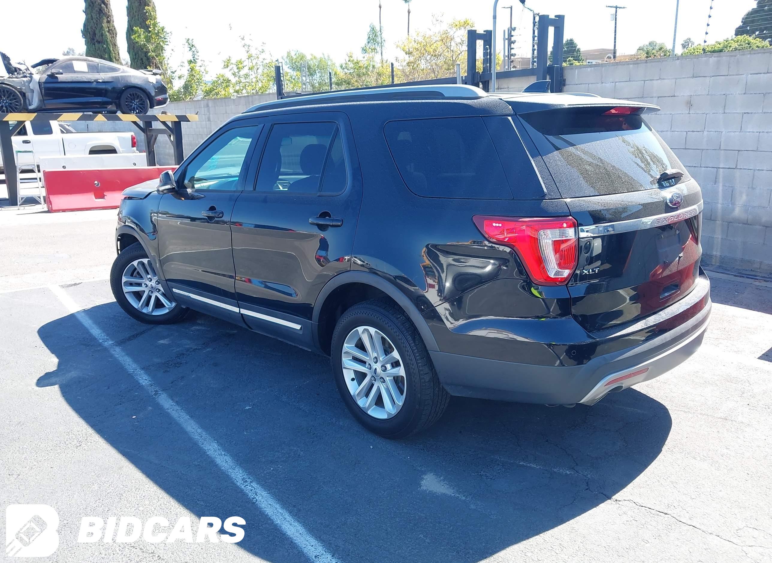 2017 Ford Explorer, Xlt