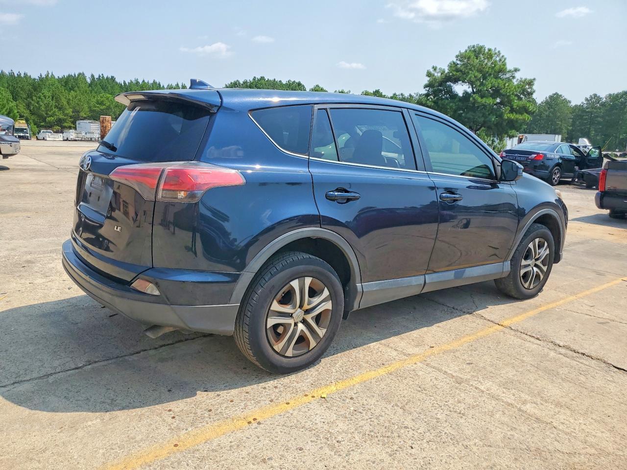 2018 Toyota RAV4, LE
