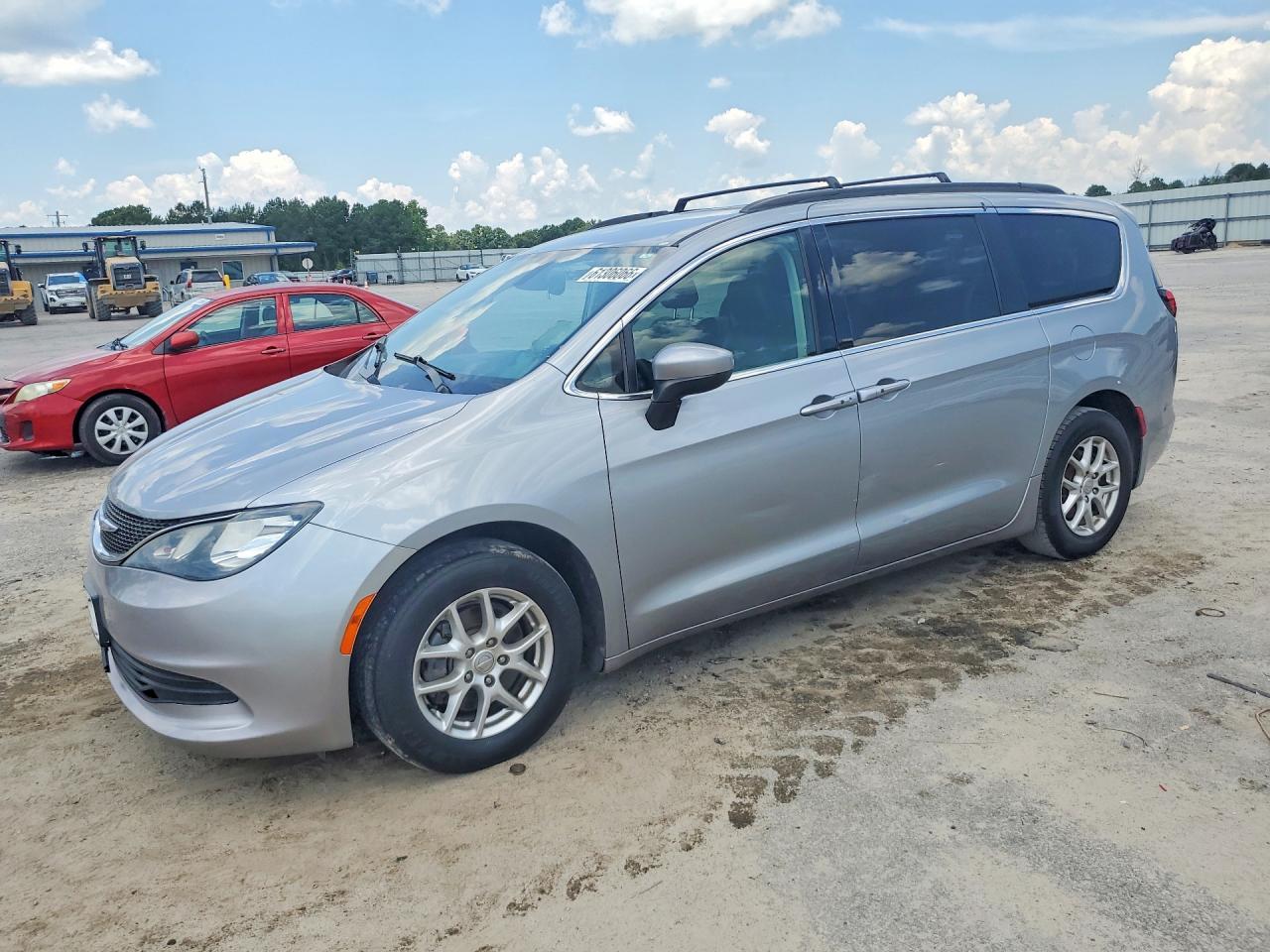 2020 Chrysler Voyager, Lxi
