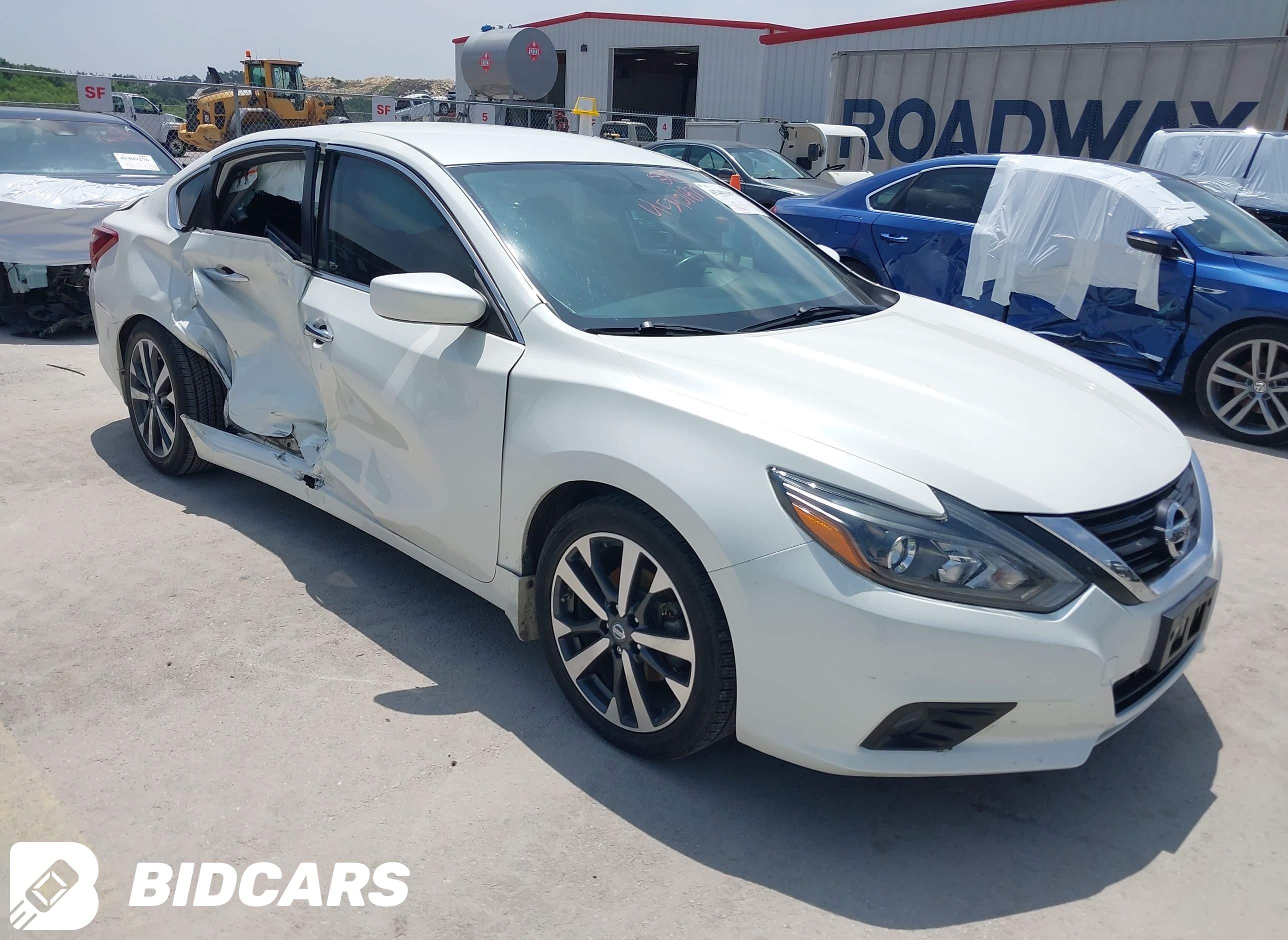 2017 Nissan Altima, 2.5 SR