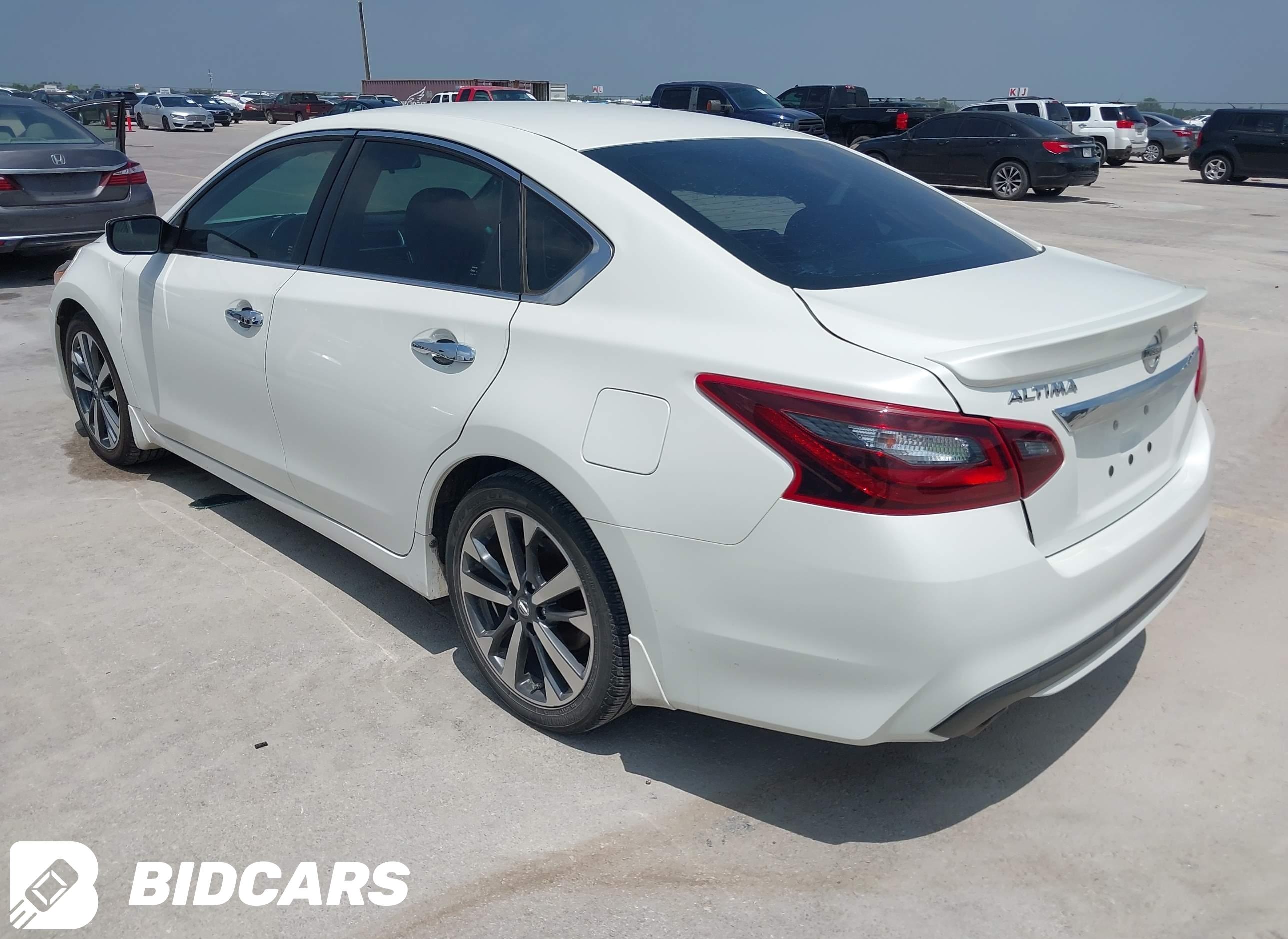 2017 Nissan Altima, 2.5 SR