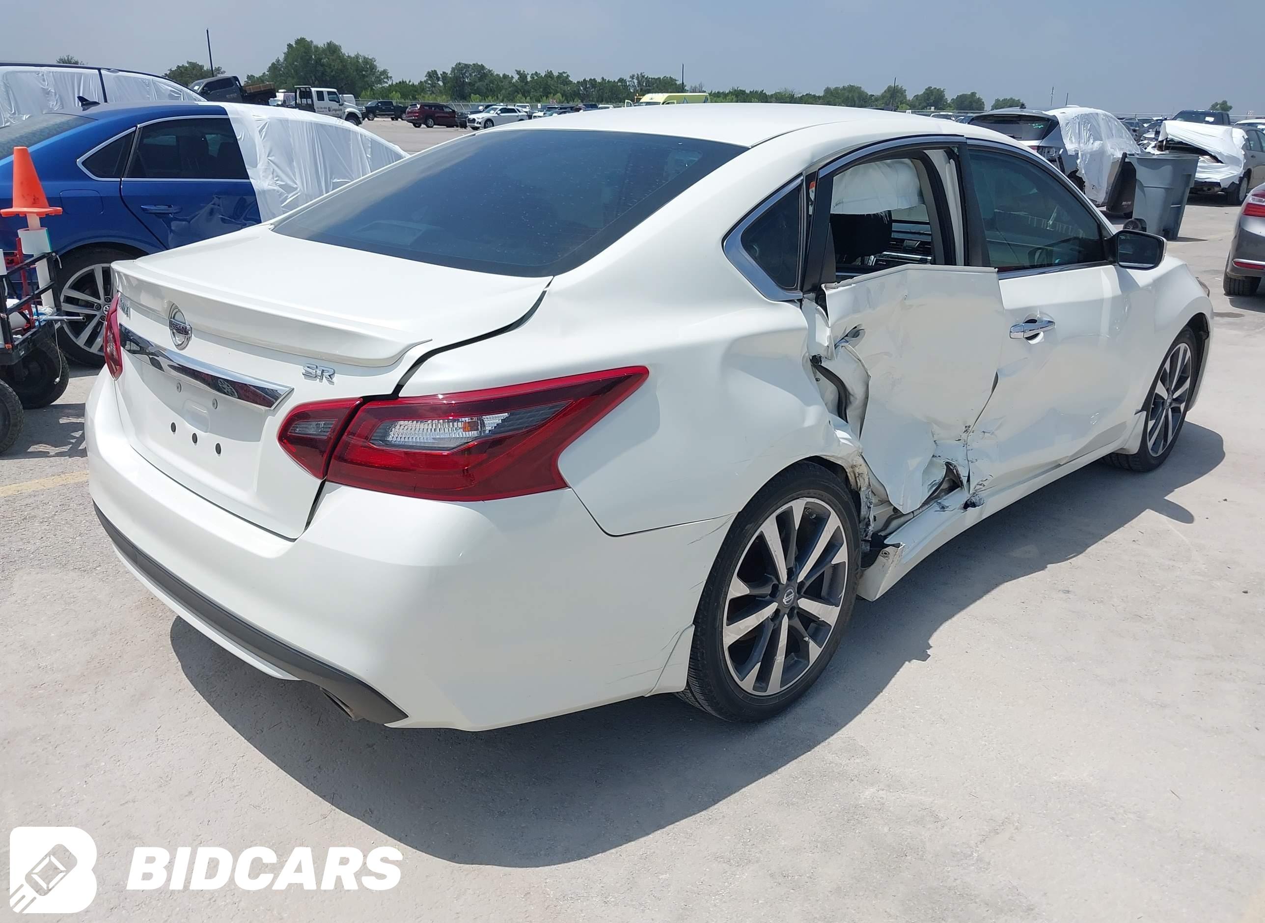 2017 Nissan Altima, 2.5 SR