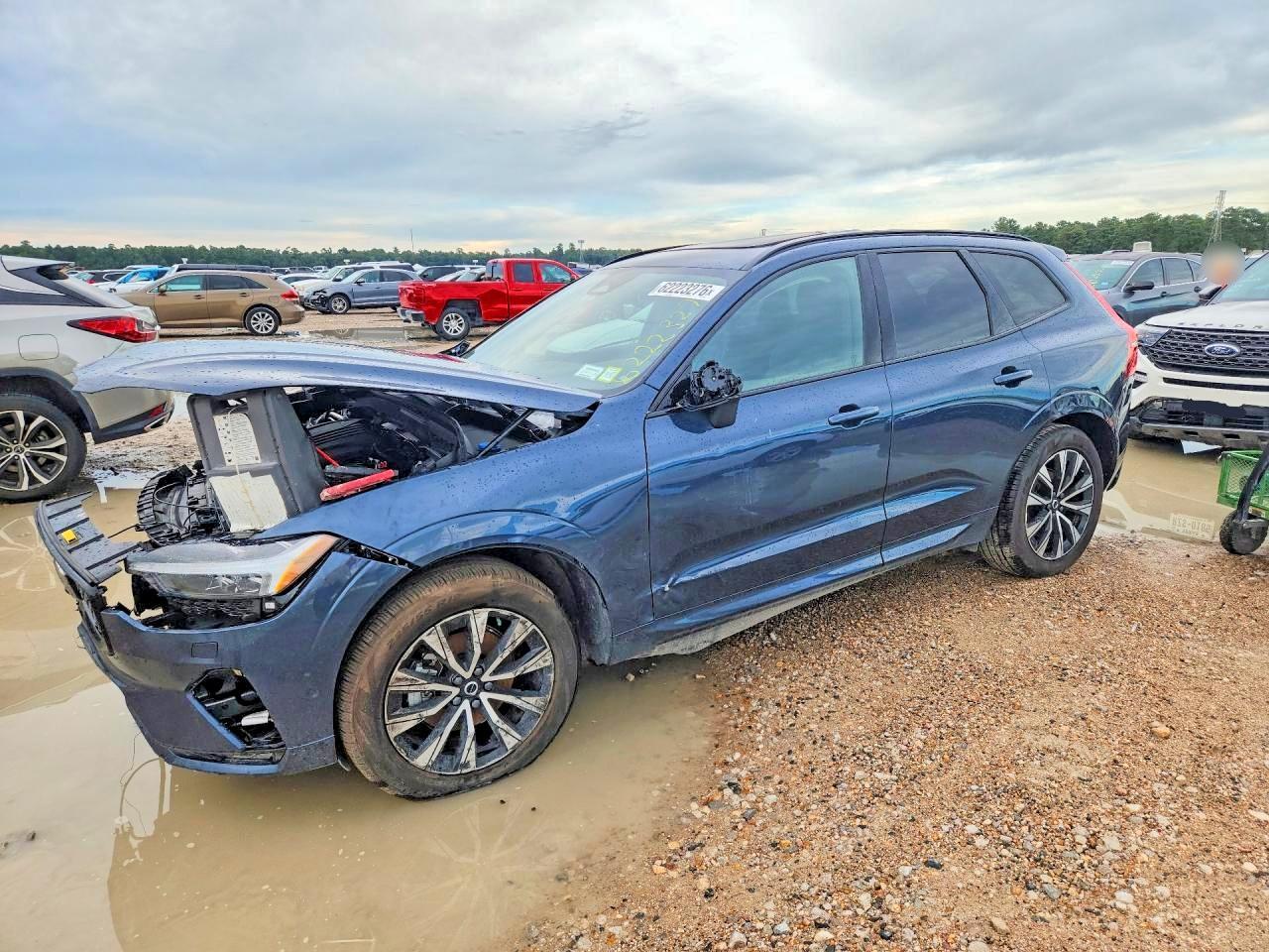 2025 Volvo XC60, Plus