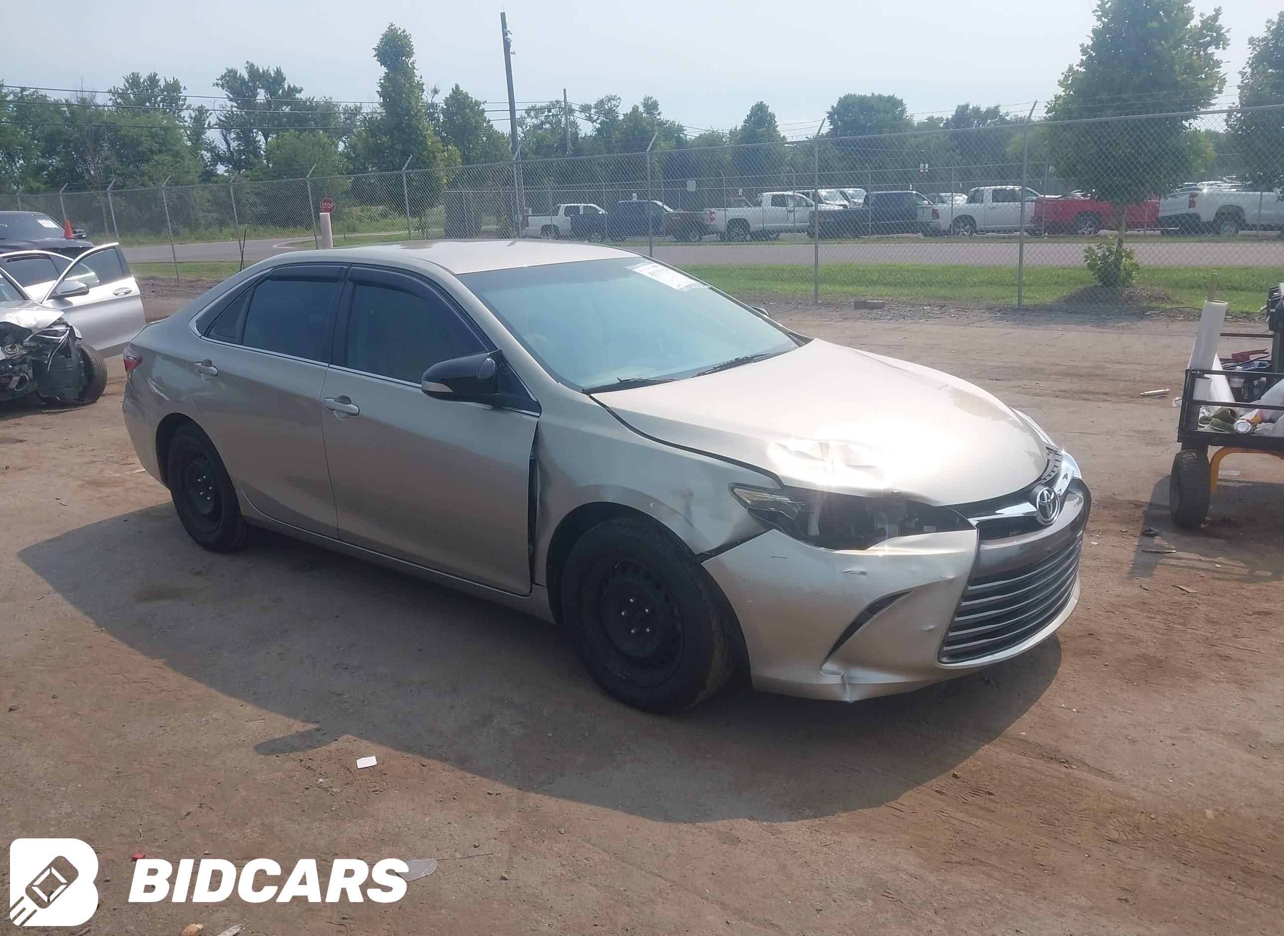 2015 Toyota Camry, LE