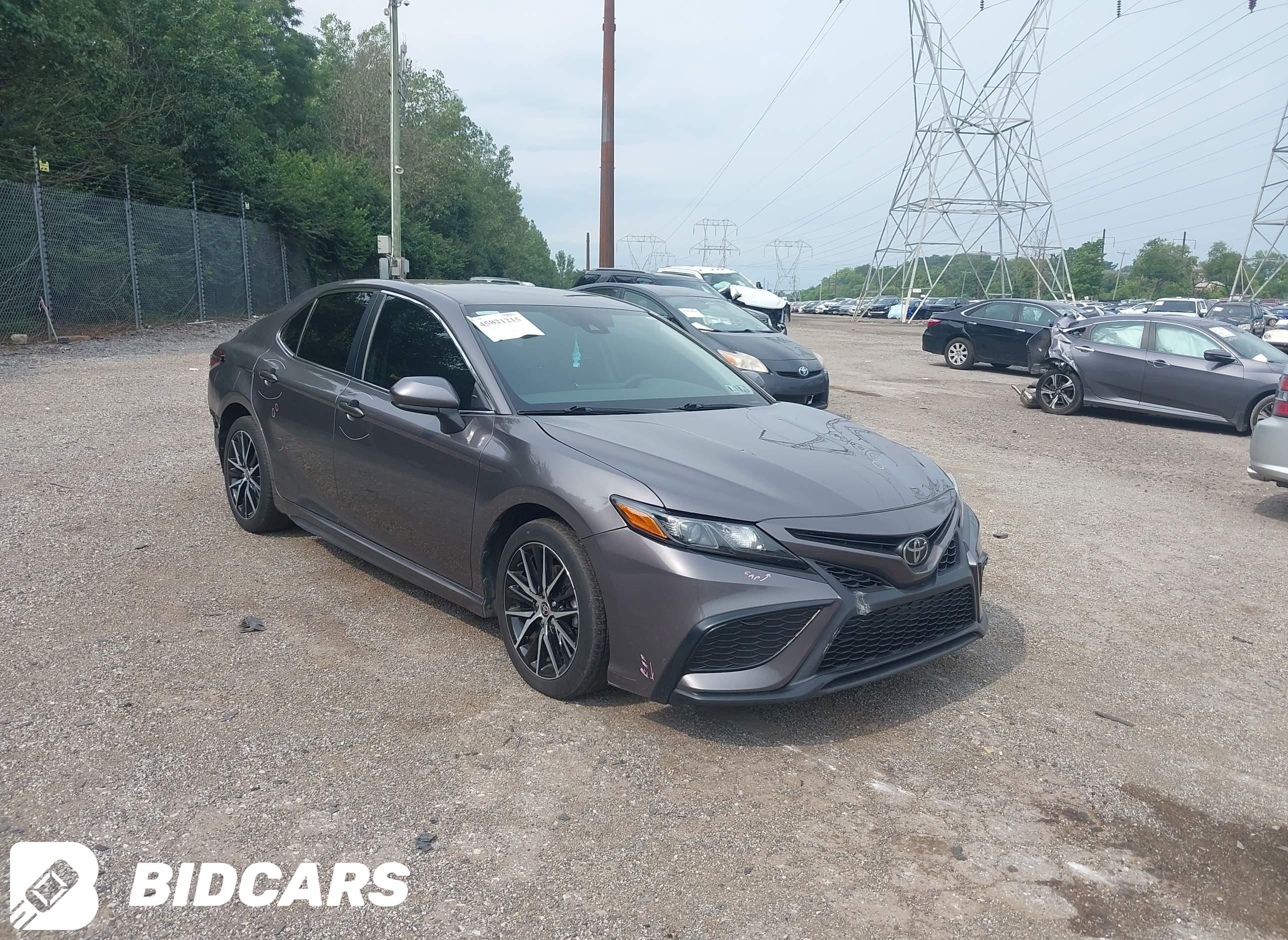2021 Toyota Camry, SE