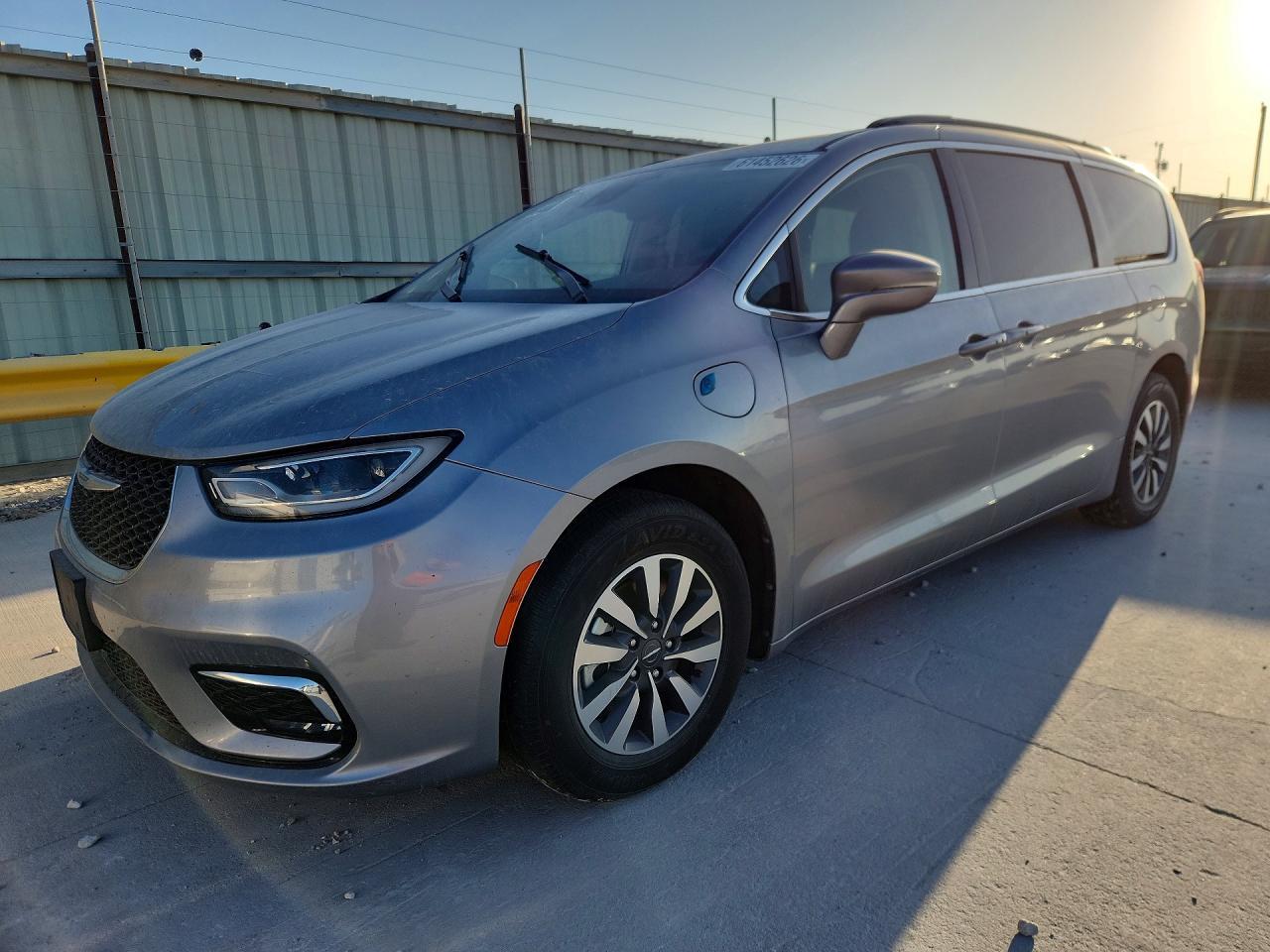 2021 Chrysler Pacifica, Hybri...