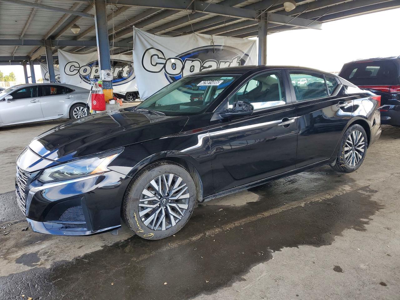 2025 Nissan Altima, SV