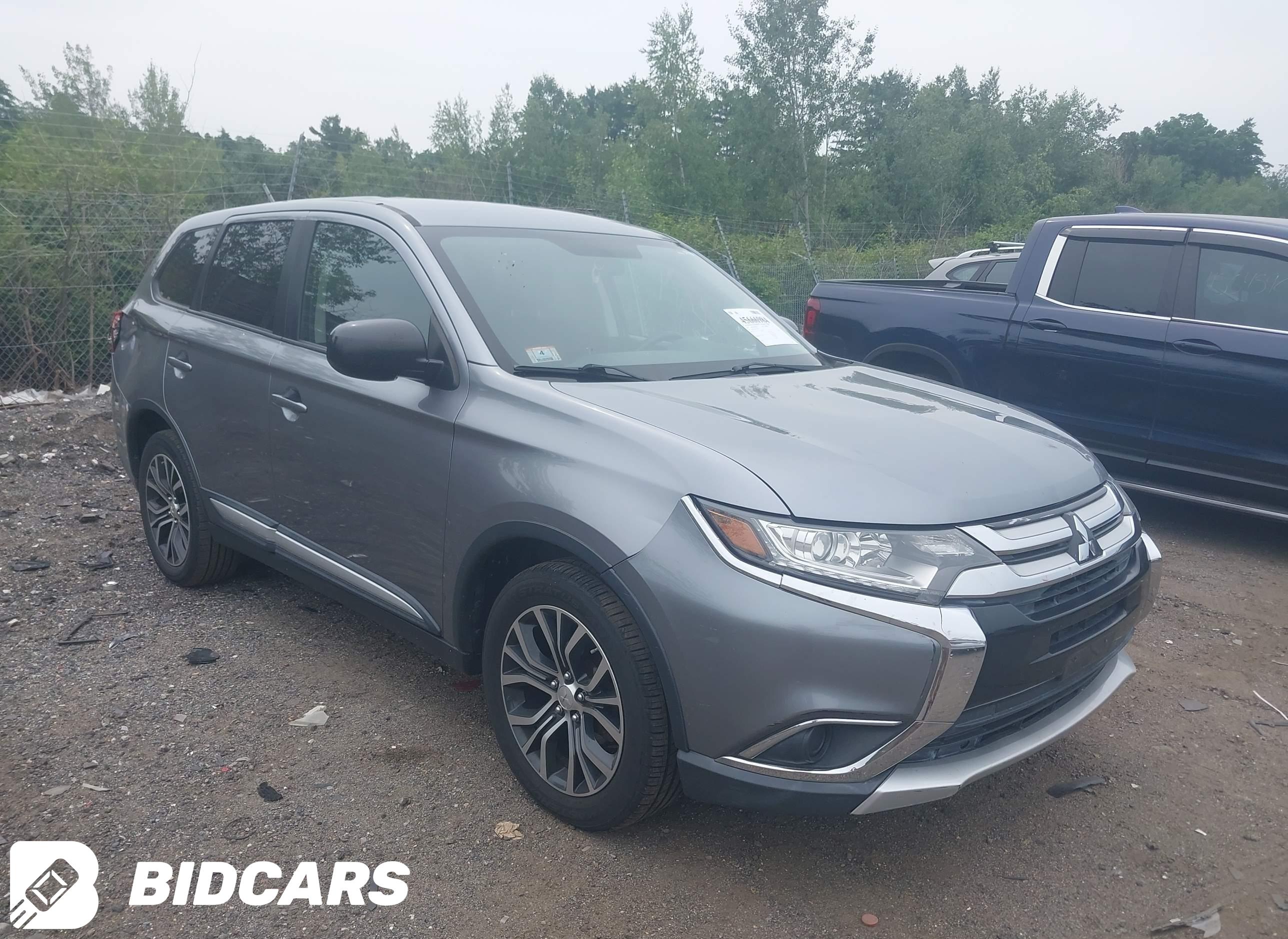 2017 Mitsubishi Outlander, ES