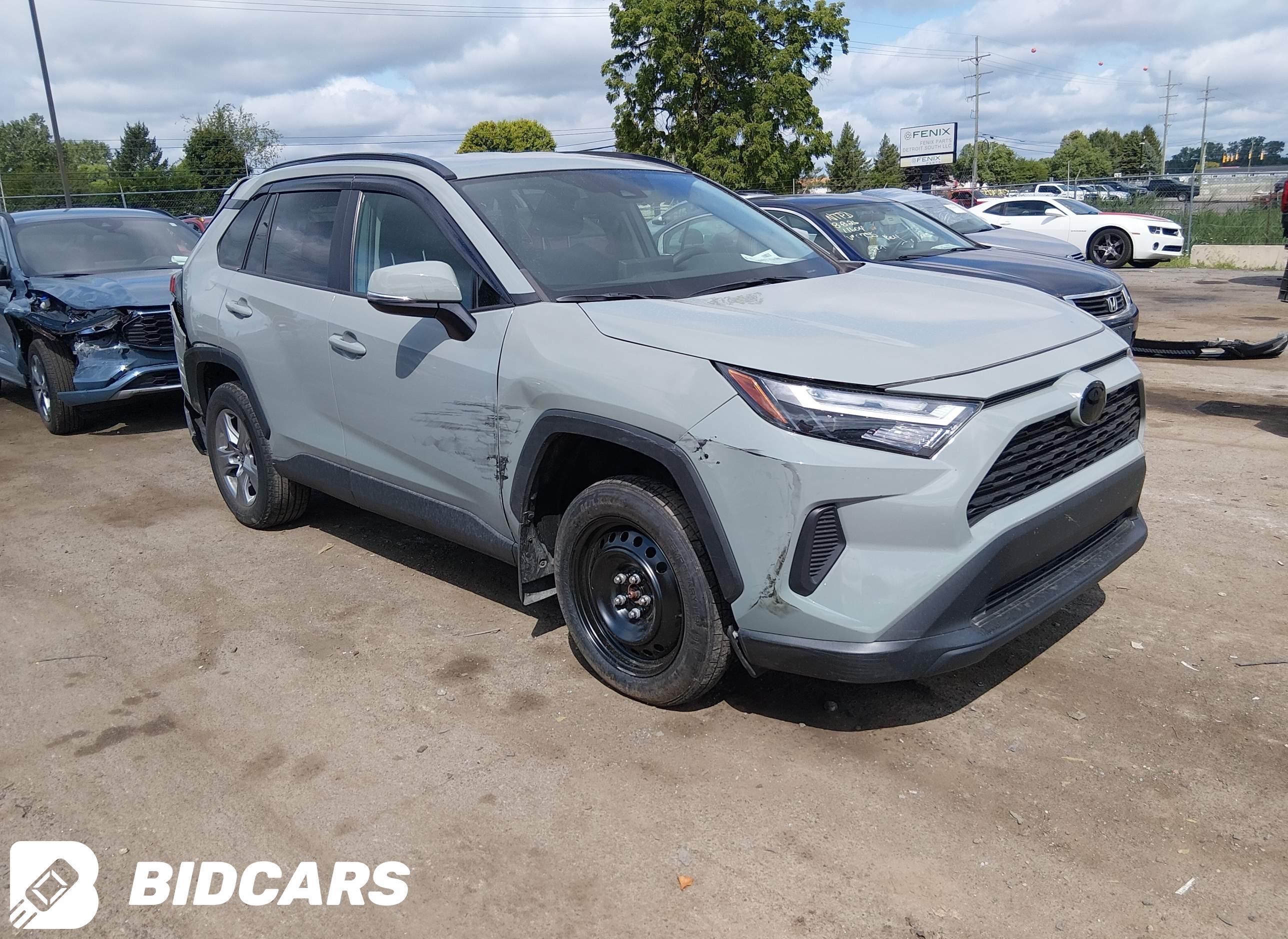 2022 Toyota RAV4, Xle
