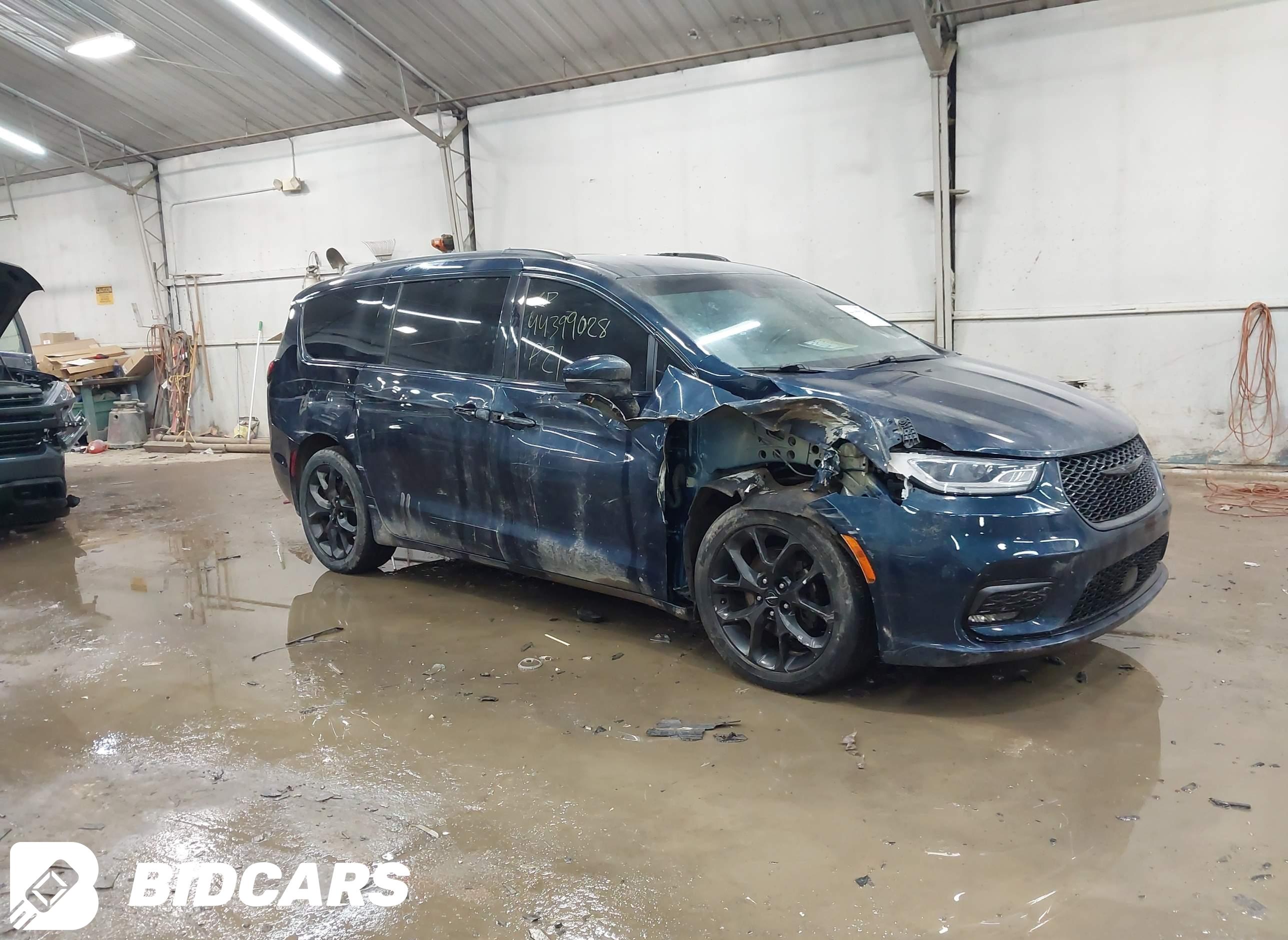 2021 Chrysler Pacifica, Touring