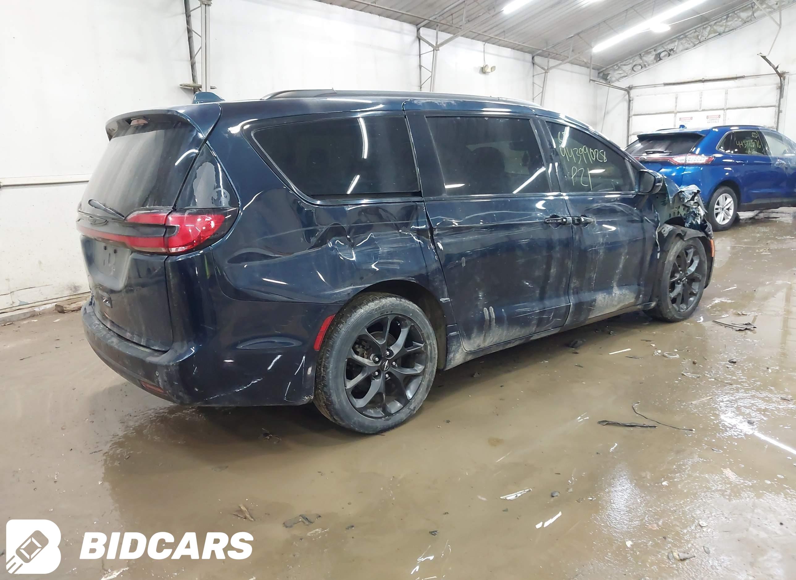 2021 Chrysler Pacifica, Touring