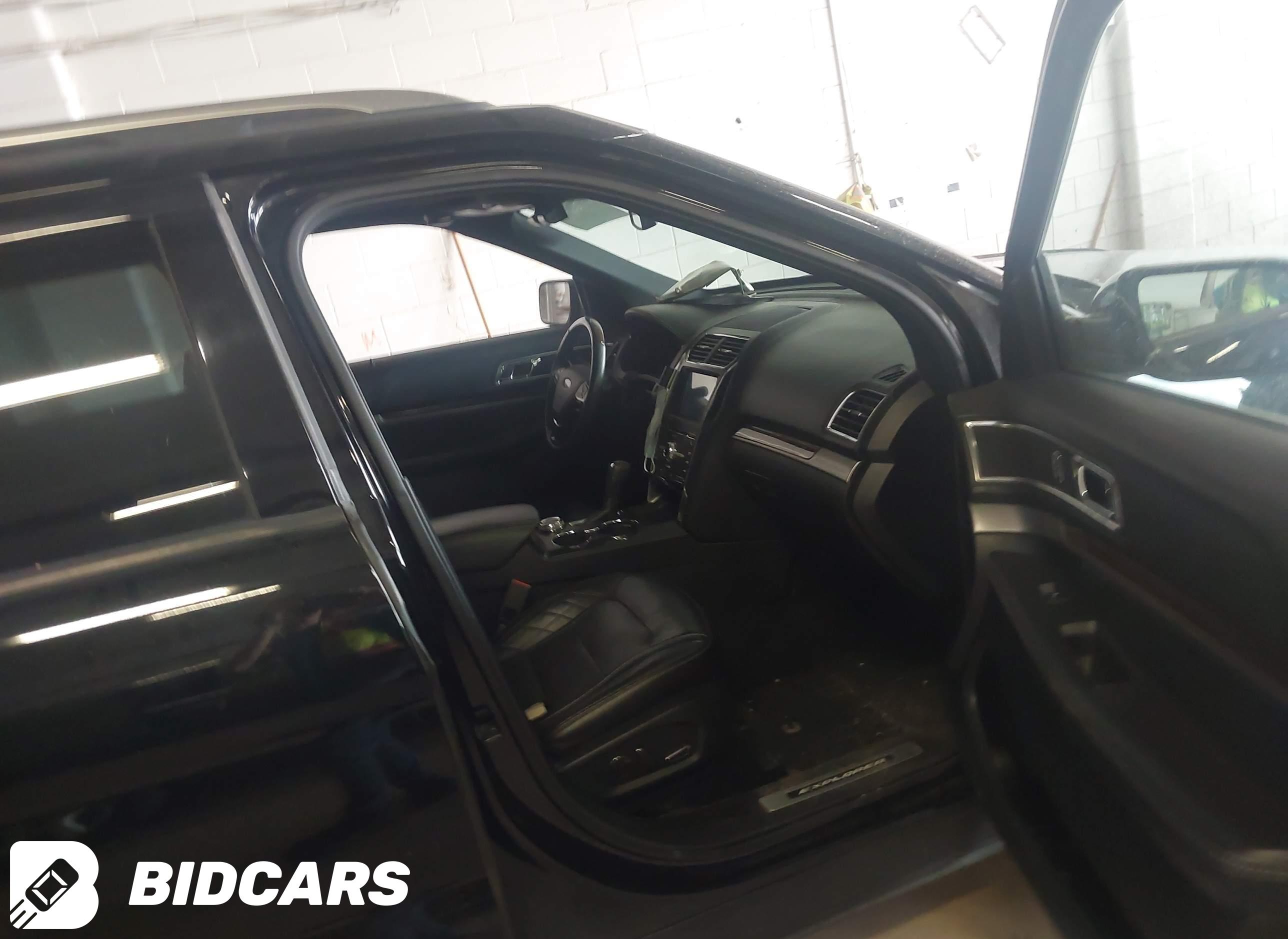 2018 Ford Explorer, Platinum