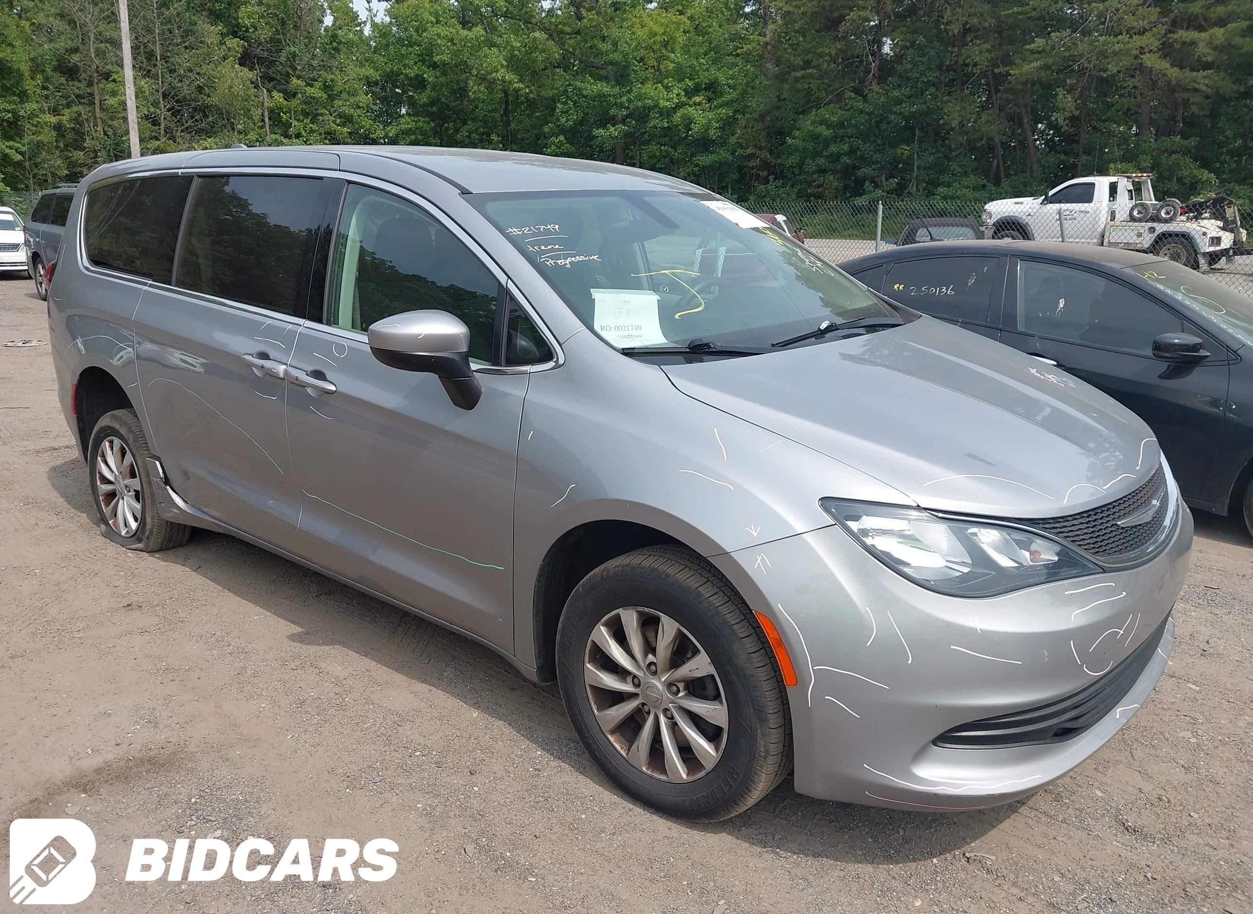 2017 Chrysler Pacifica, Touring
