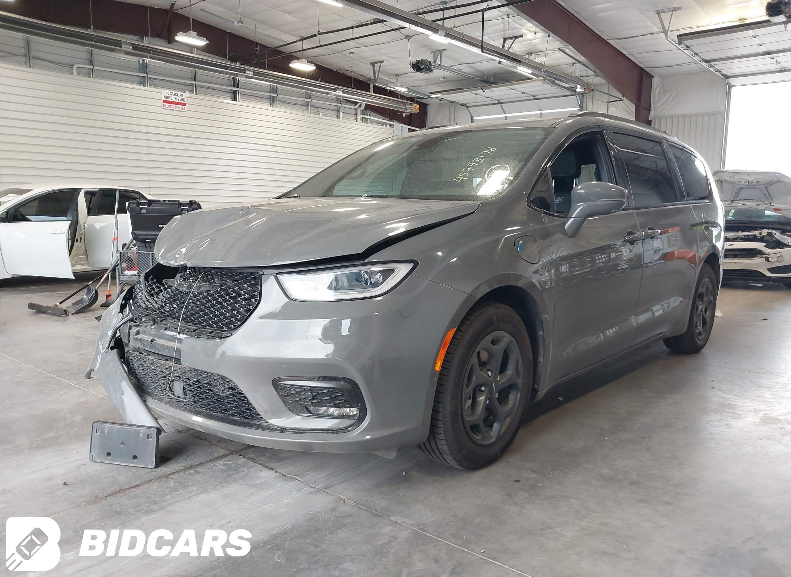 2021 Chrysler Pacifica Hybrid...