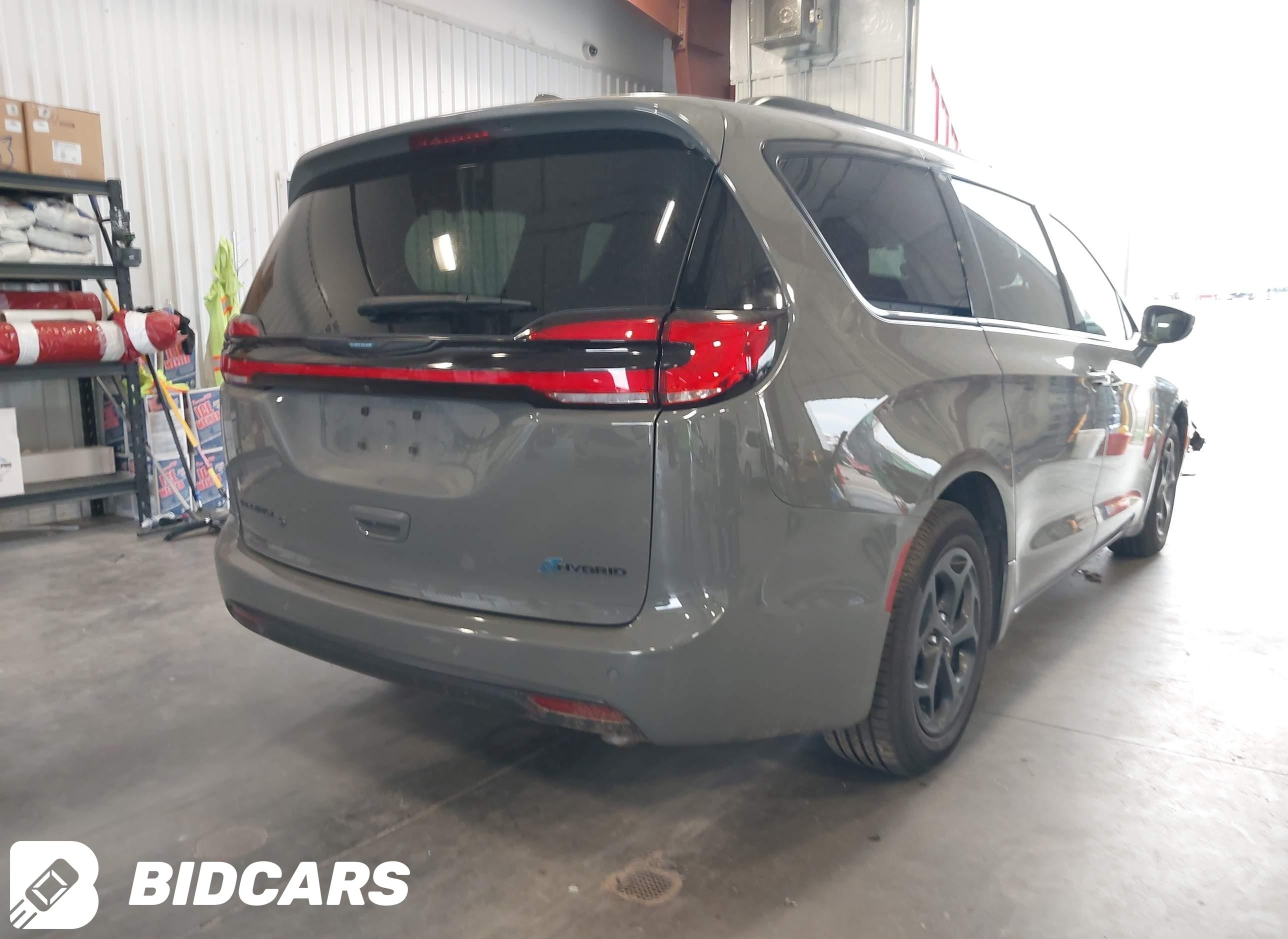 2021 Chrysler Pacifica Hybrid...