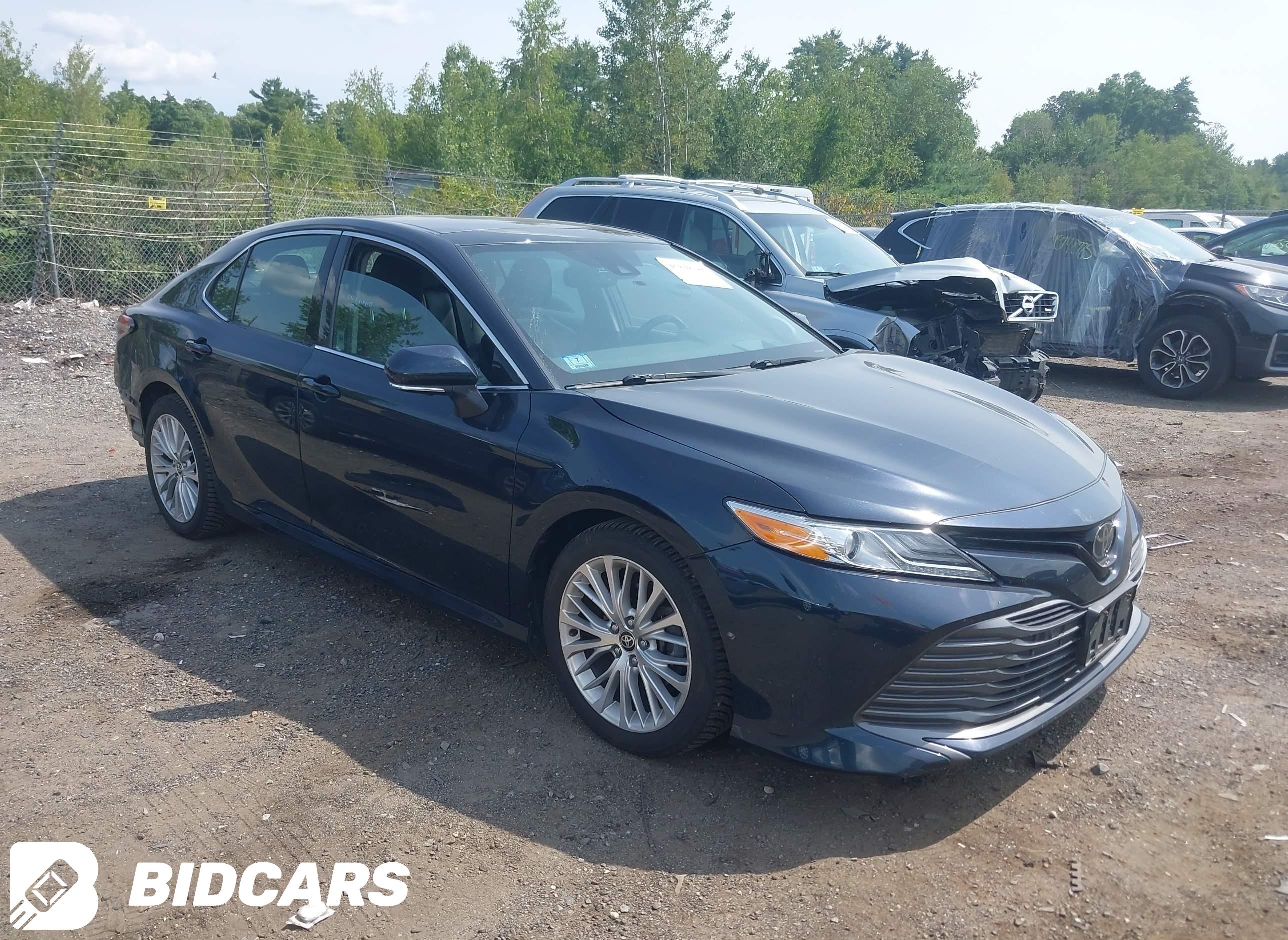 2020 Toyota Camry, Xle V6