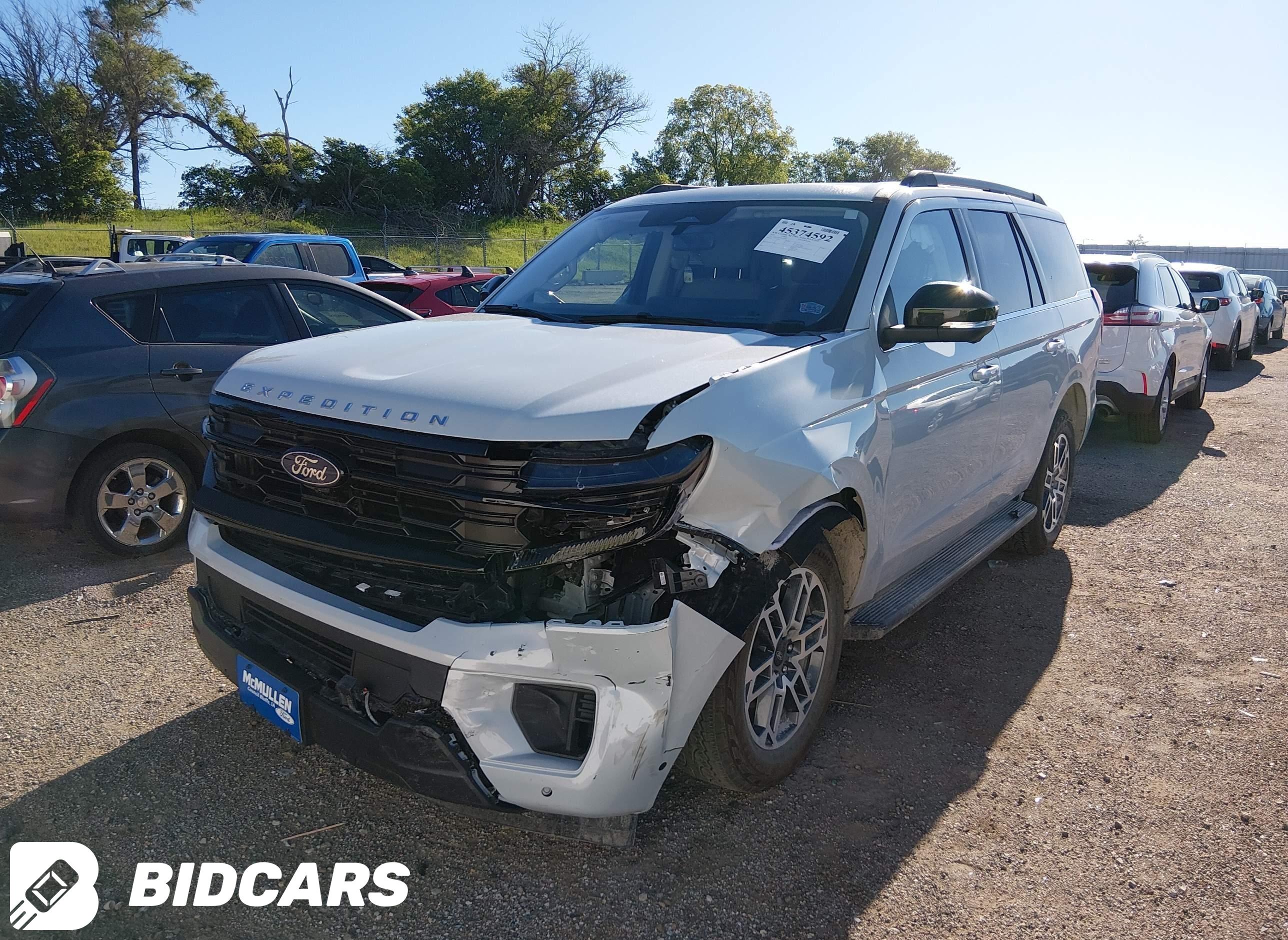 2025 Ford Expedition, Active