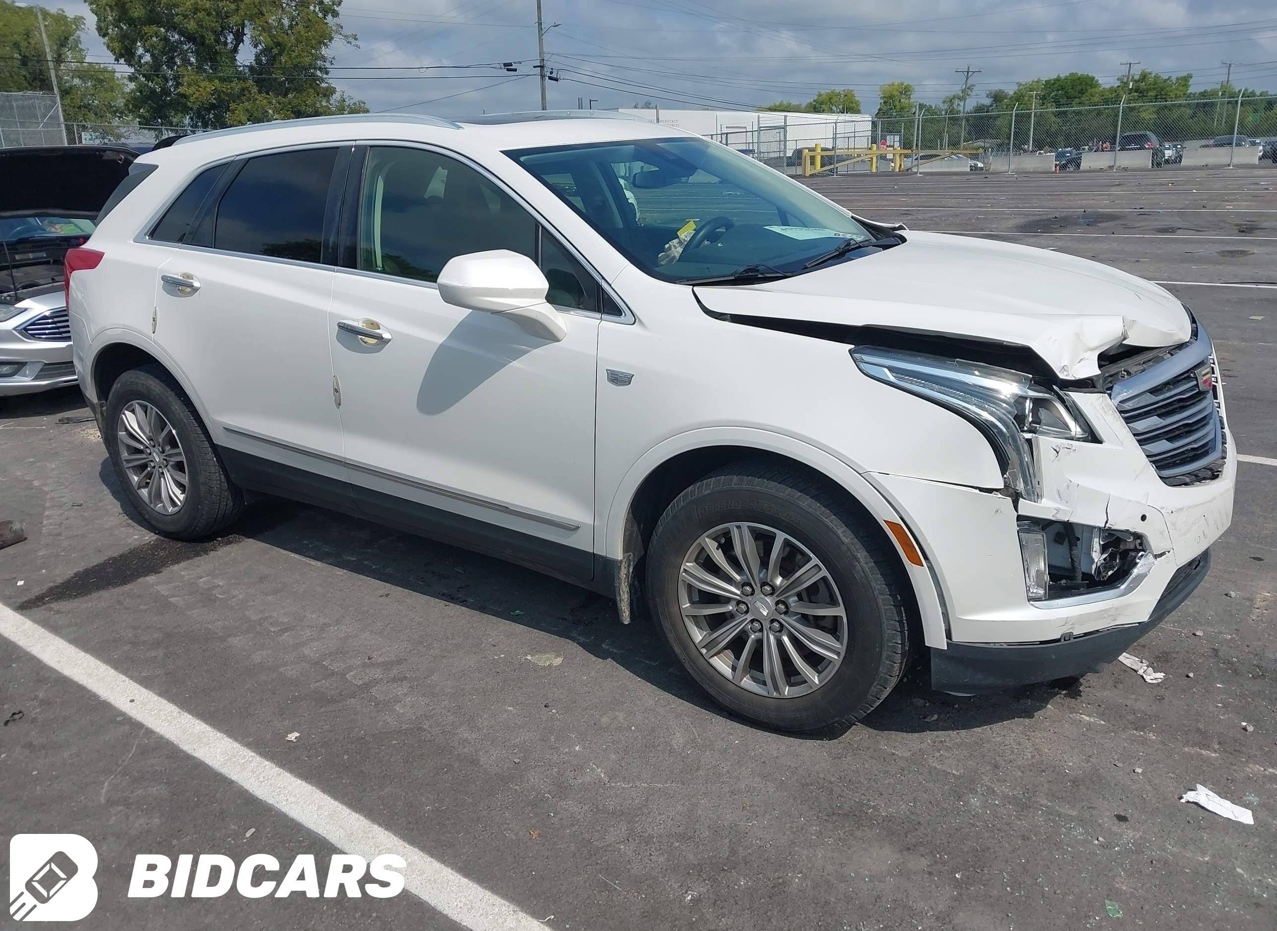2017 Cadillac XT5, Luxury