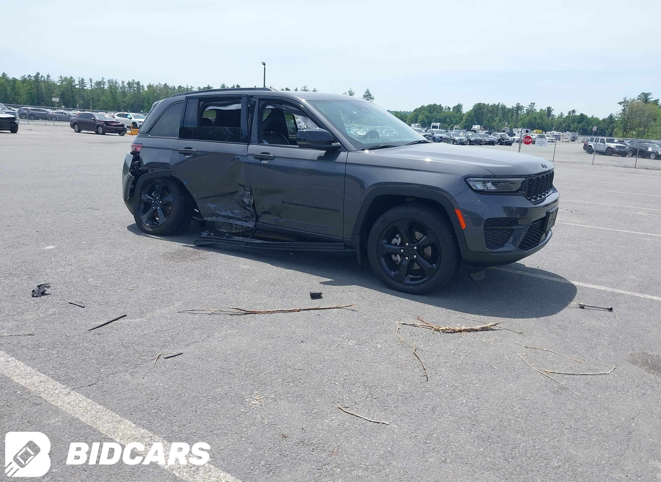 2025 Jeep Grand Cherokee, Alt...