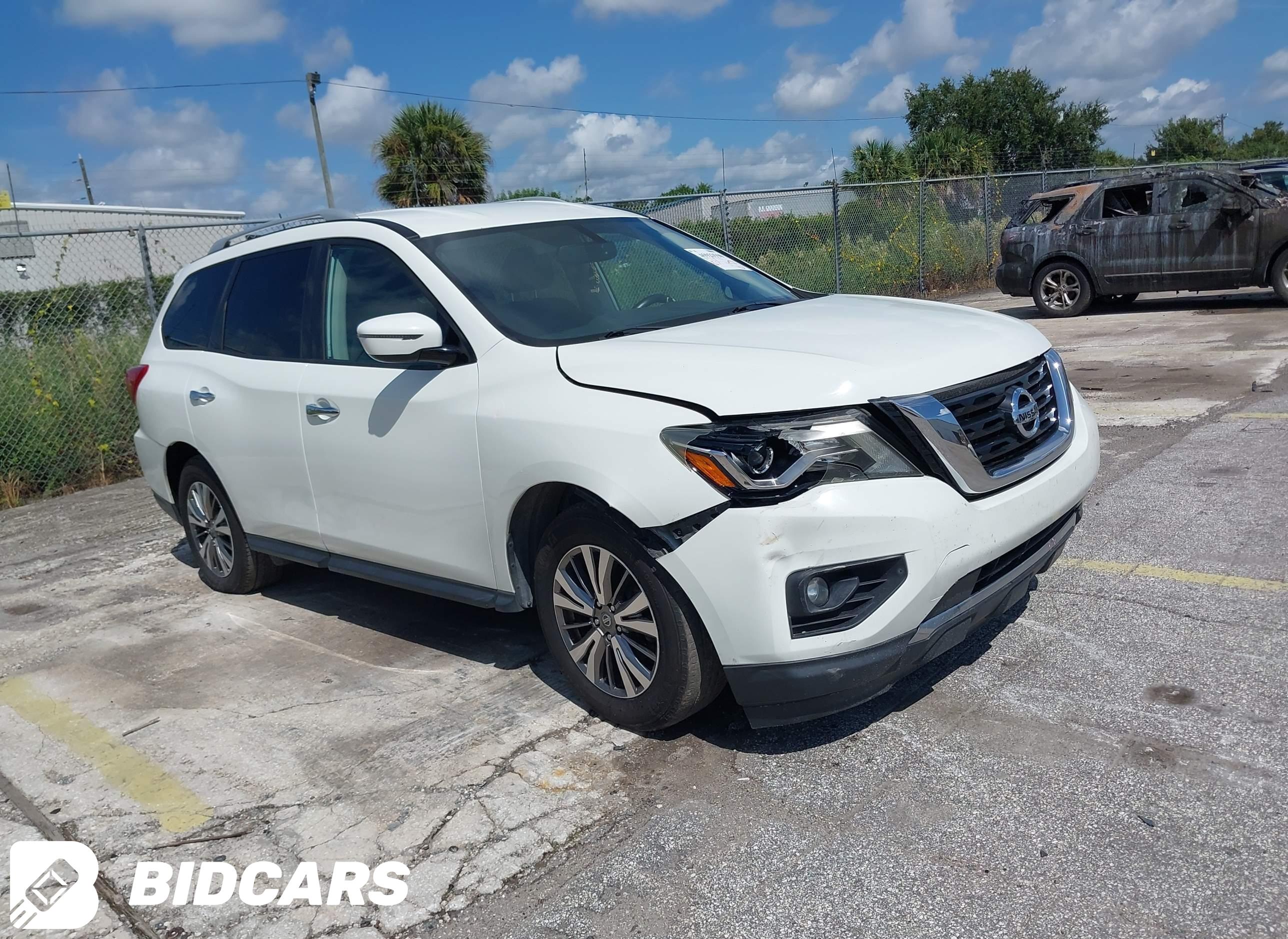 2018 Nissan Pathfinder, SV