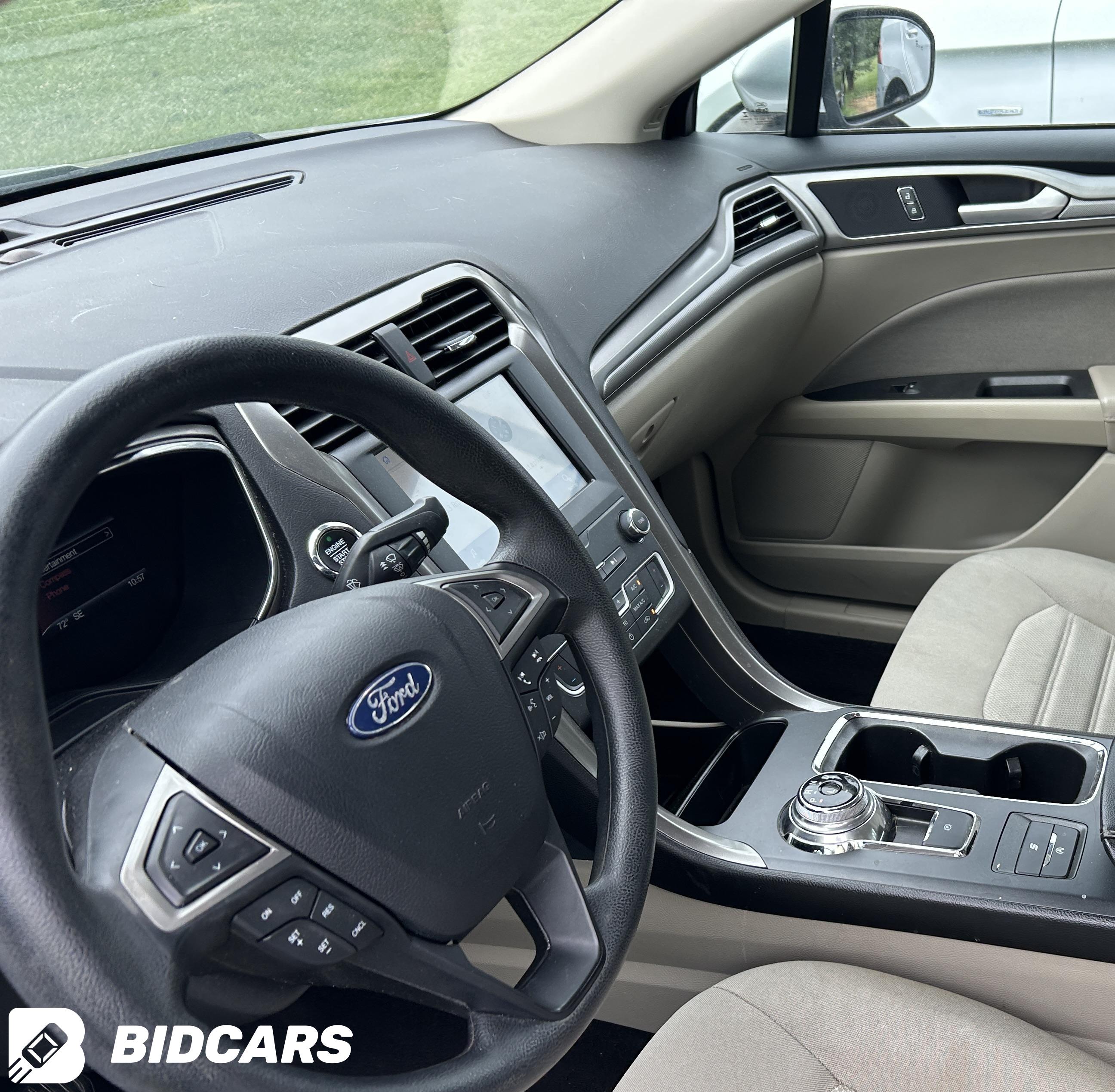2020 Ford Fusion, SE