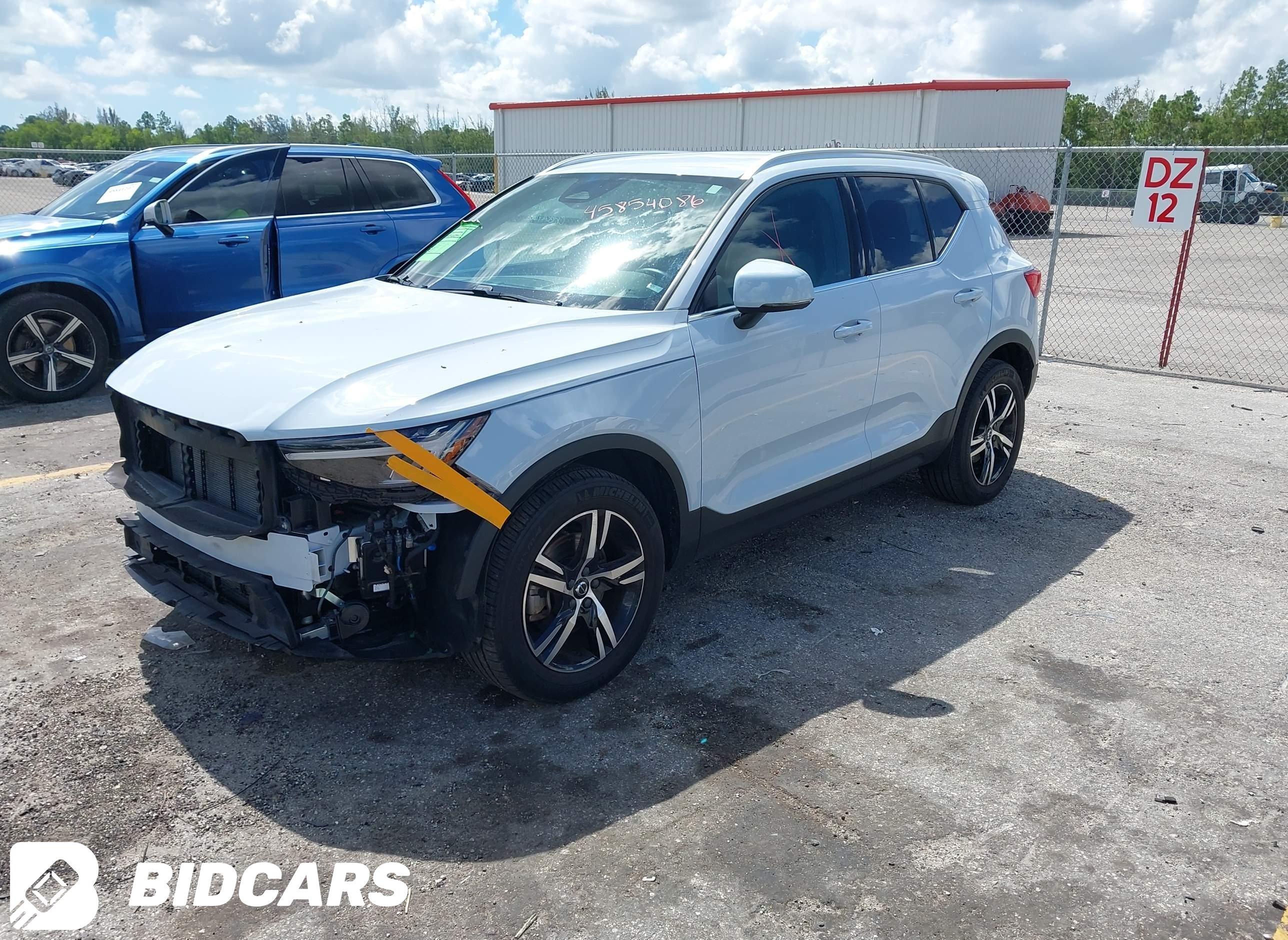 2024 Volvo XC40, B5 Core Brig...