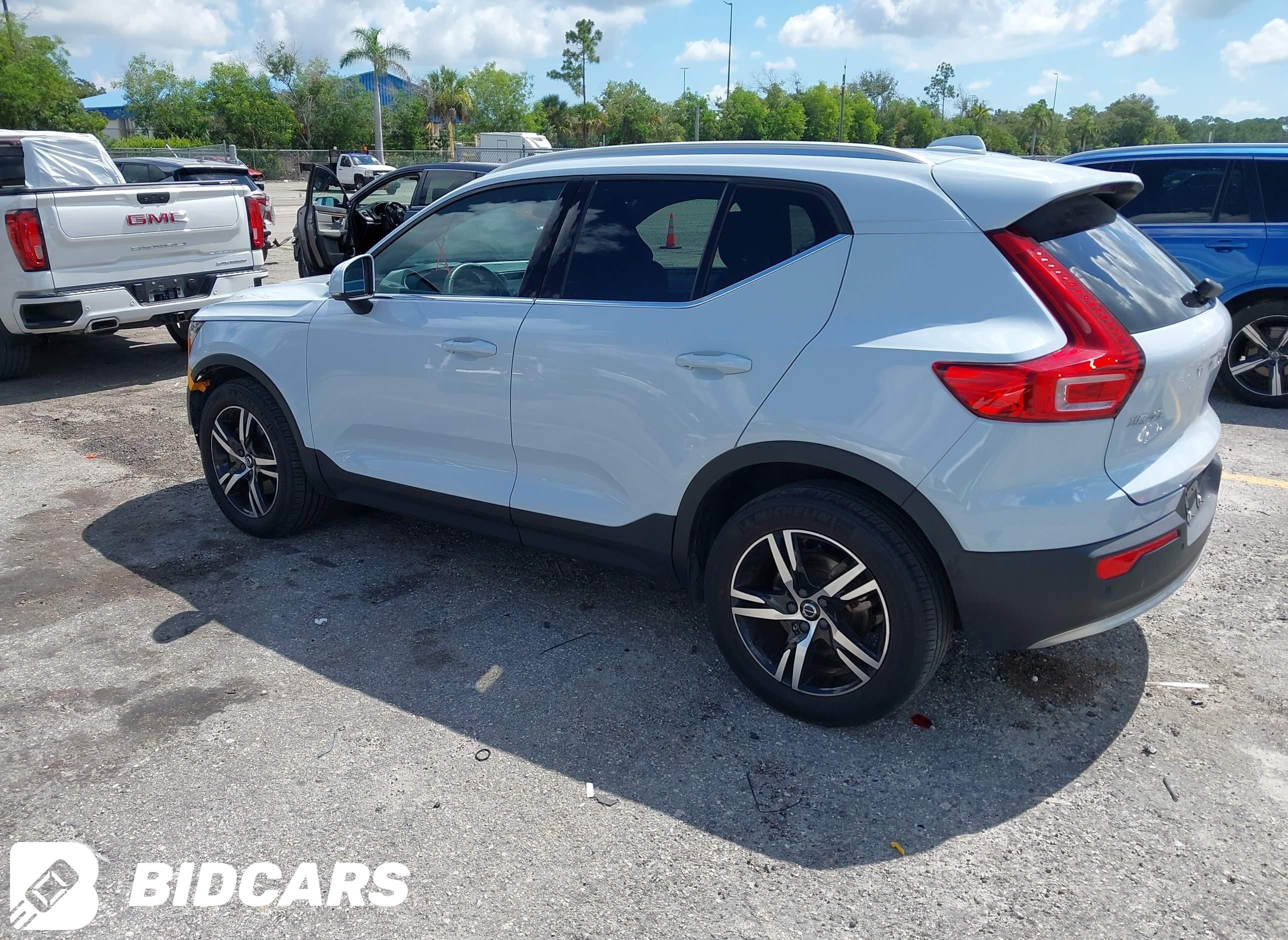 2024 Volvo XC40, B5 Core Brig...