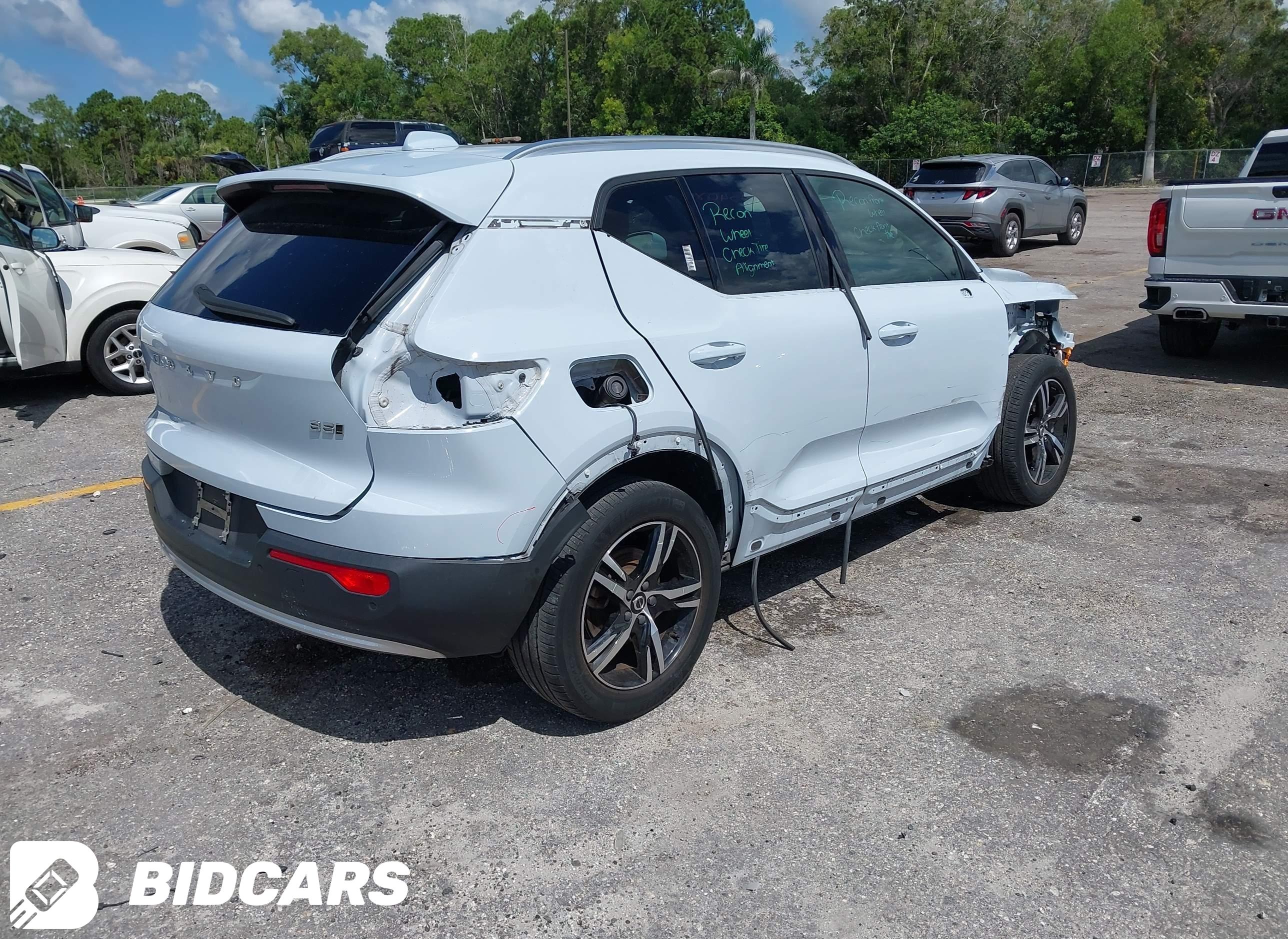 2024 Volvo XC40, B5 Core Brig...