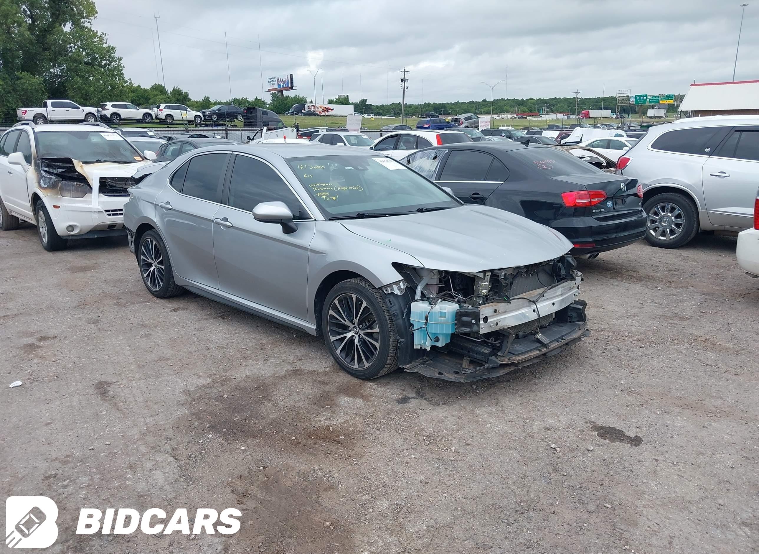 2020 Toyota Camry, SE