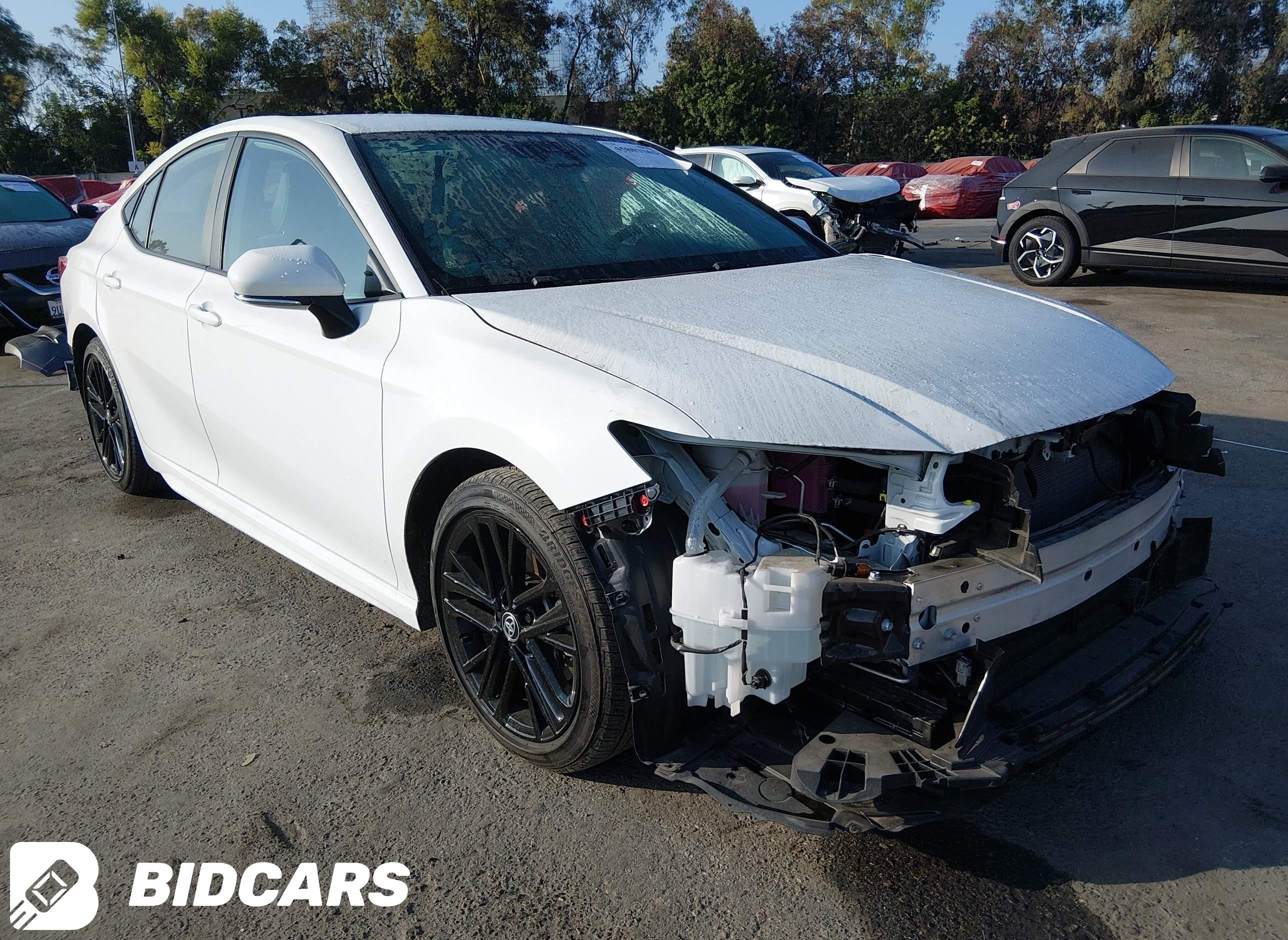 2025 Toyota Camry, SE
