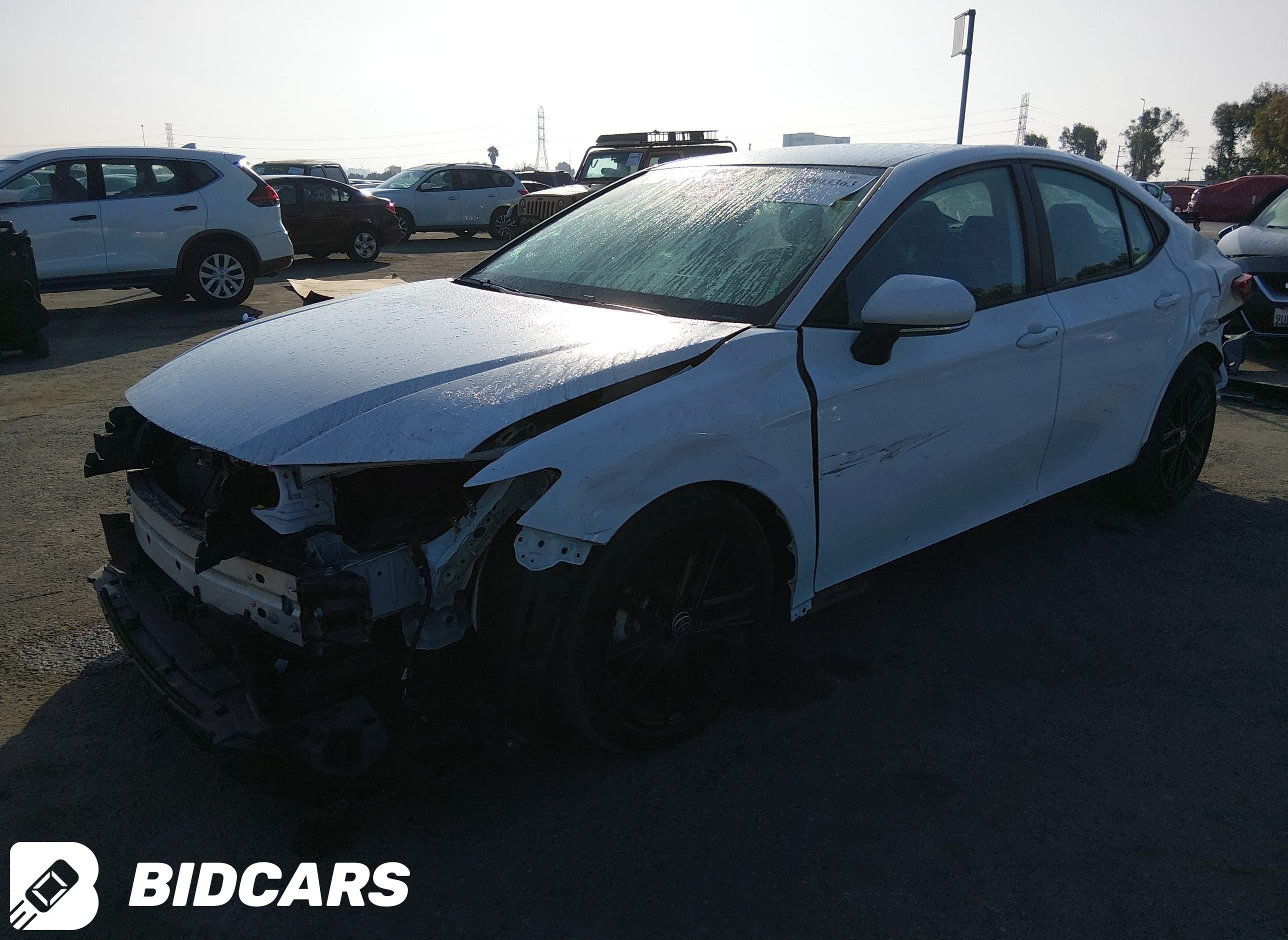 2025 Toyota Camry, SE