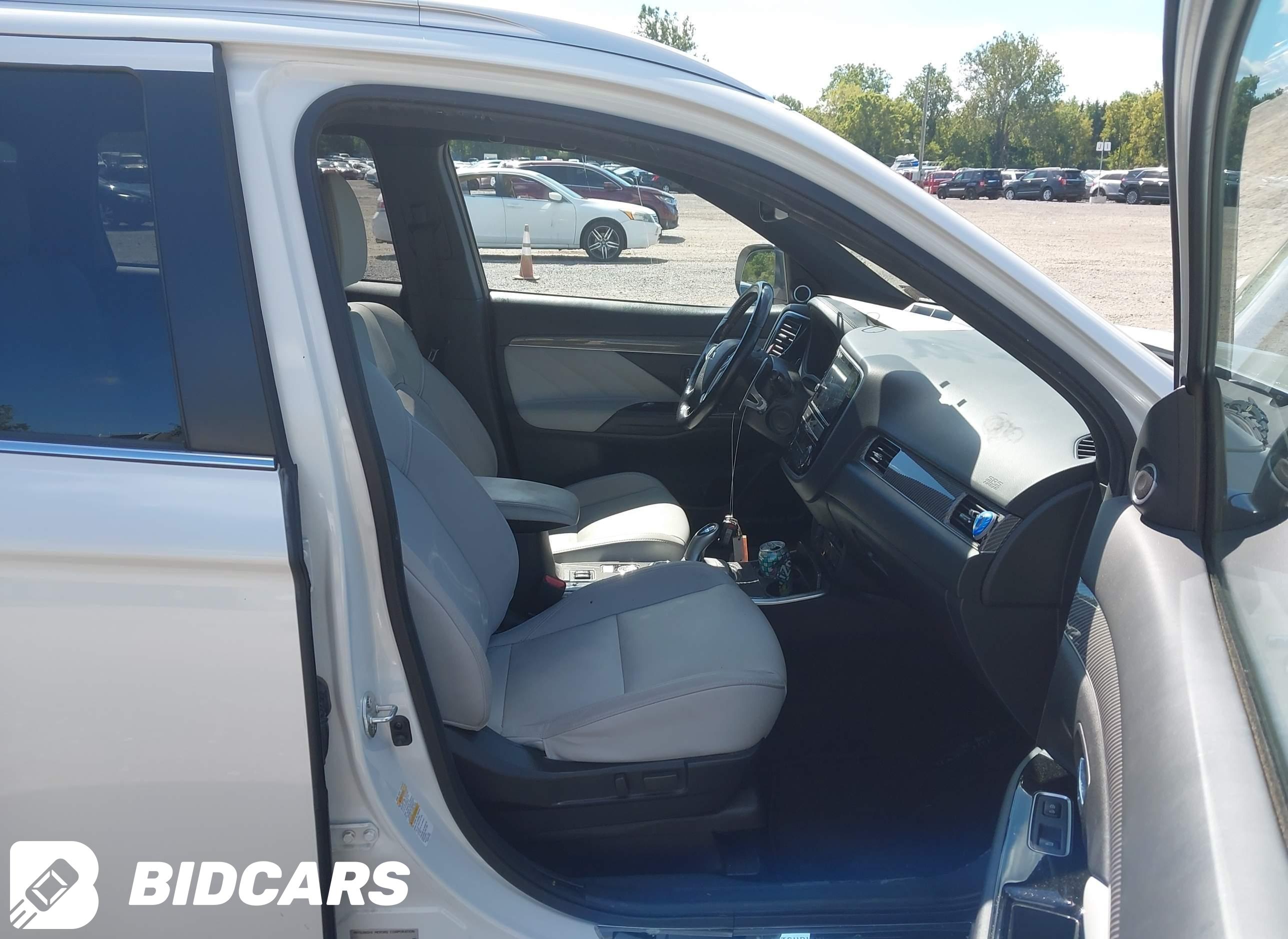 2019 Mitsubishi Outlander, Ph...