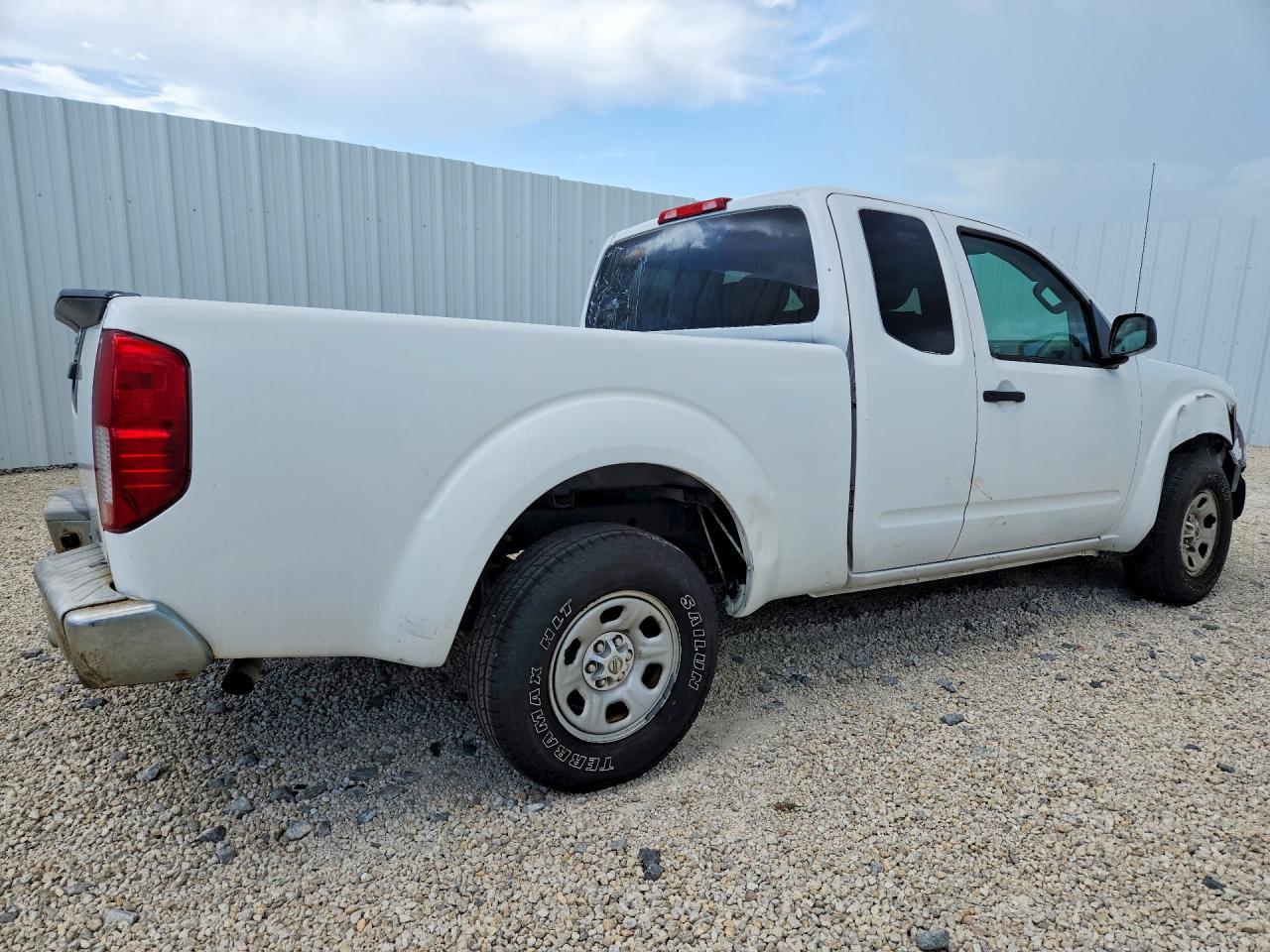 2015 Nissan Frontier, S