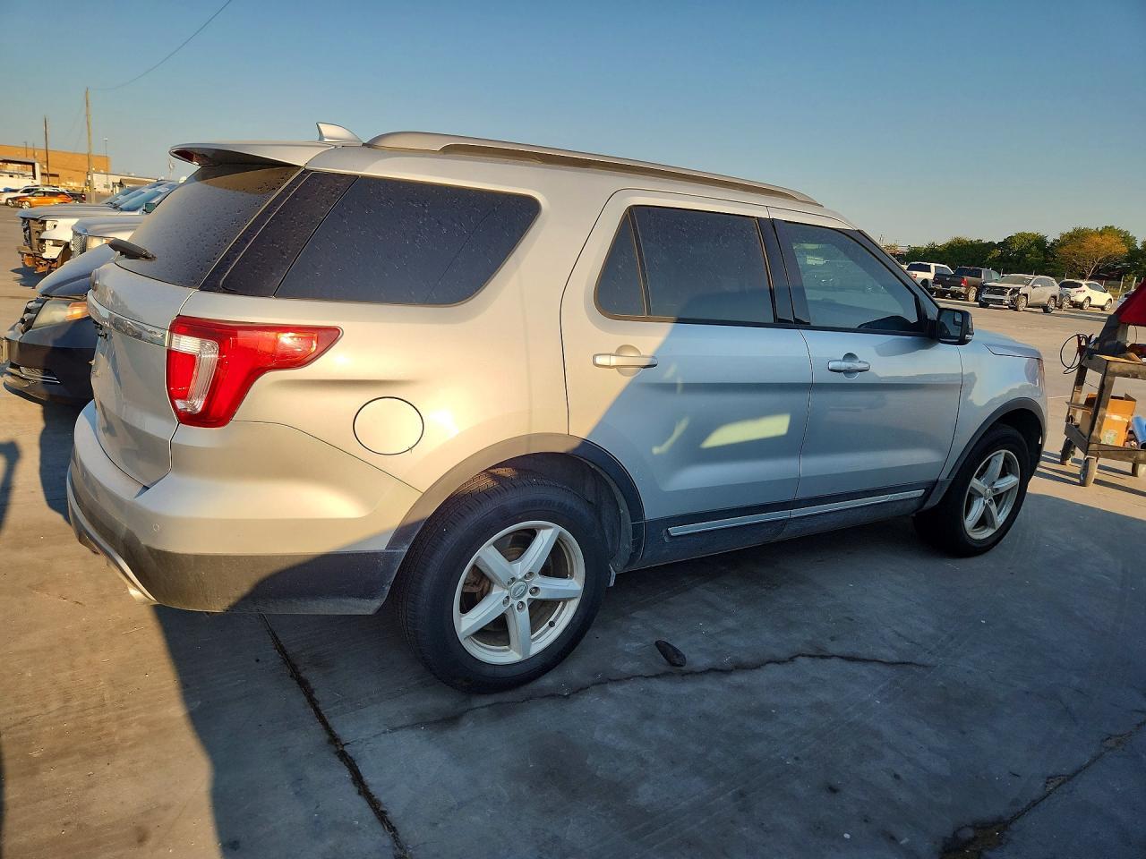 2016 Ford Explorer, Xlt