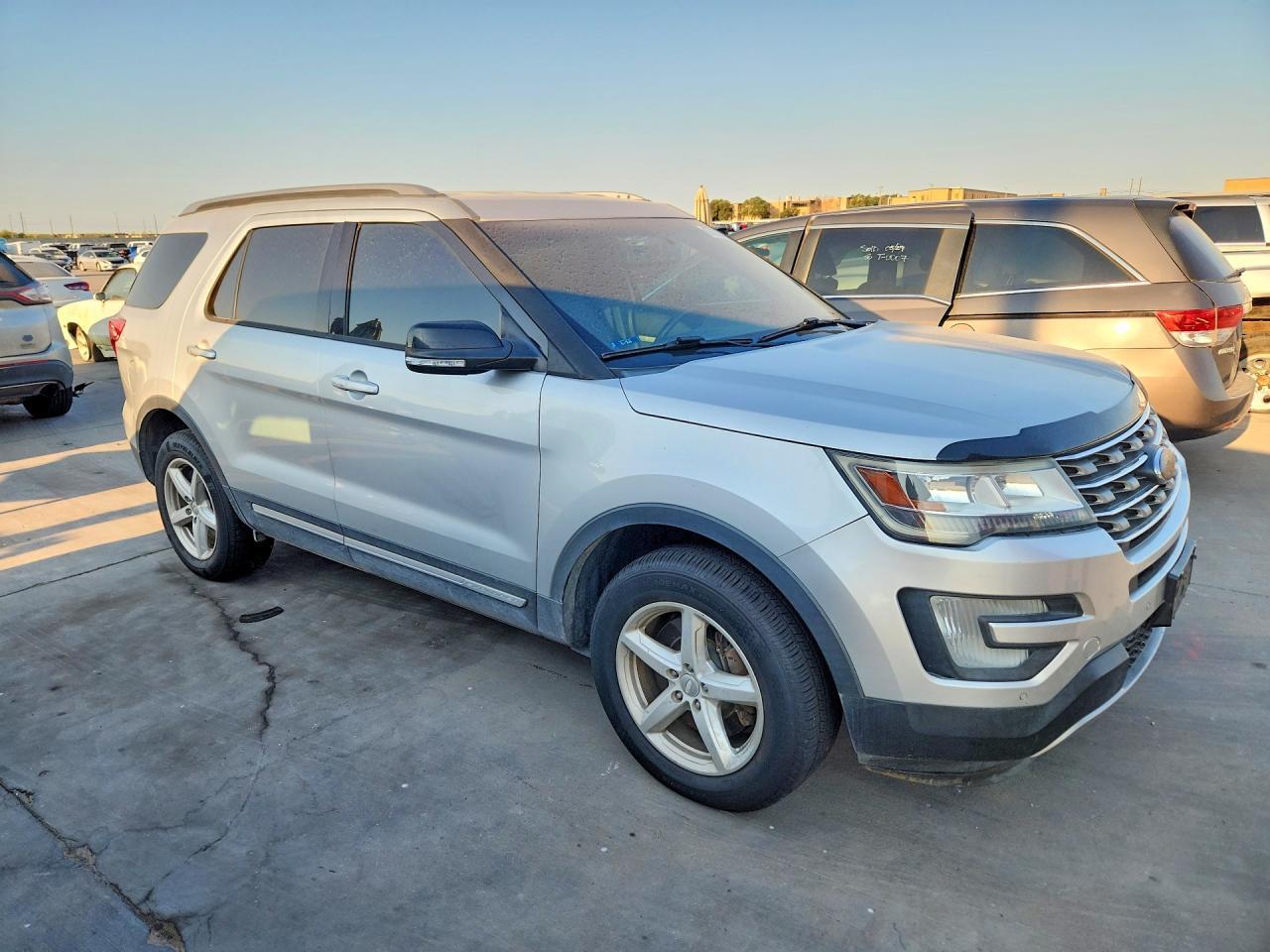 2016 Ford Explorer, Xlt
