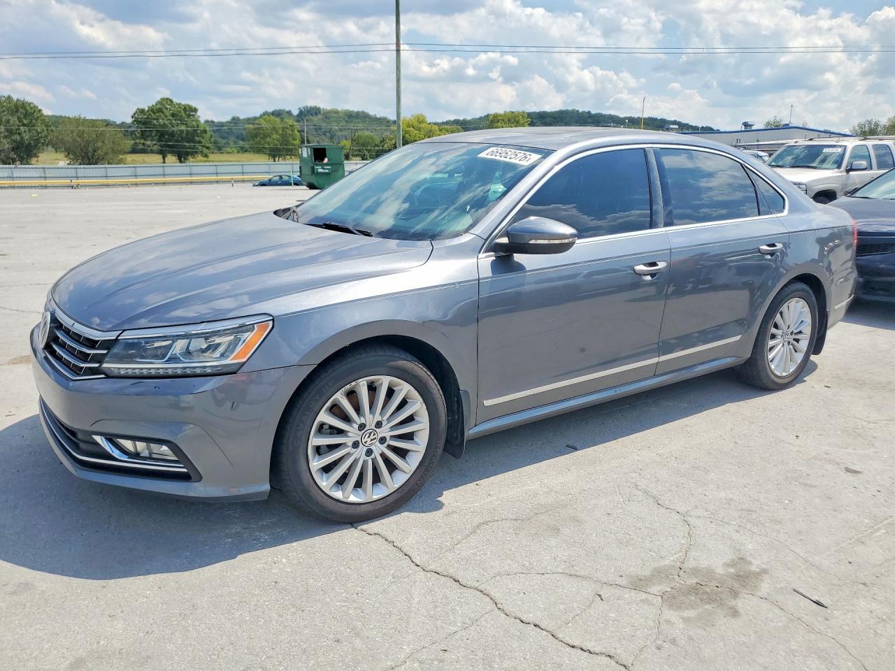 2016 Volkswagen Passat, SE