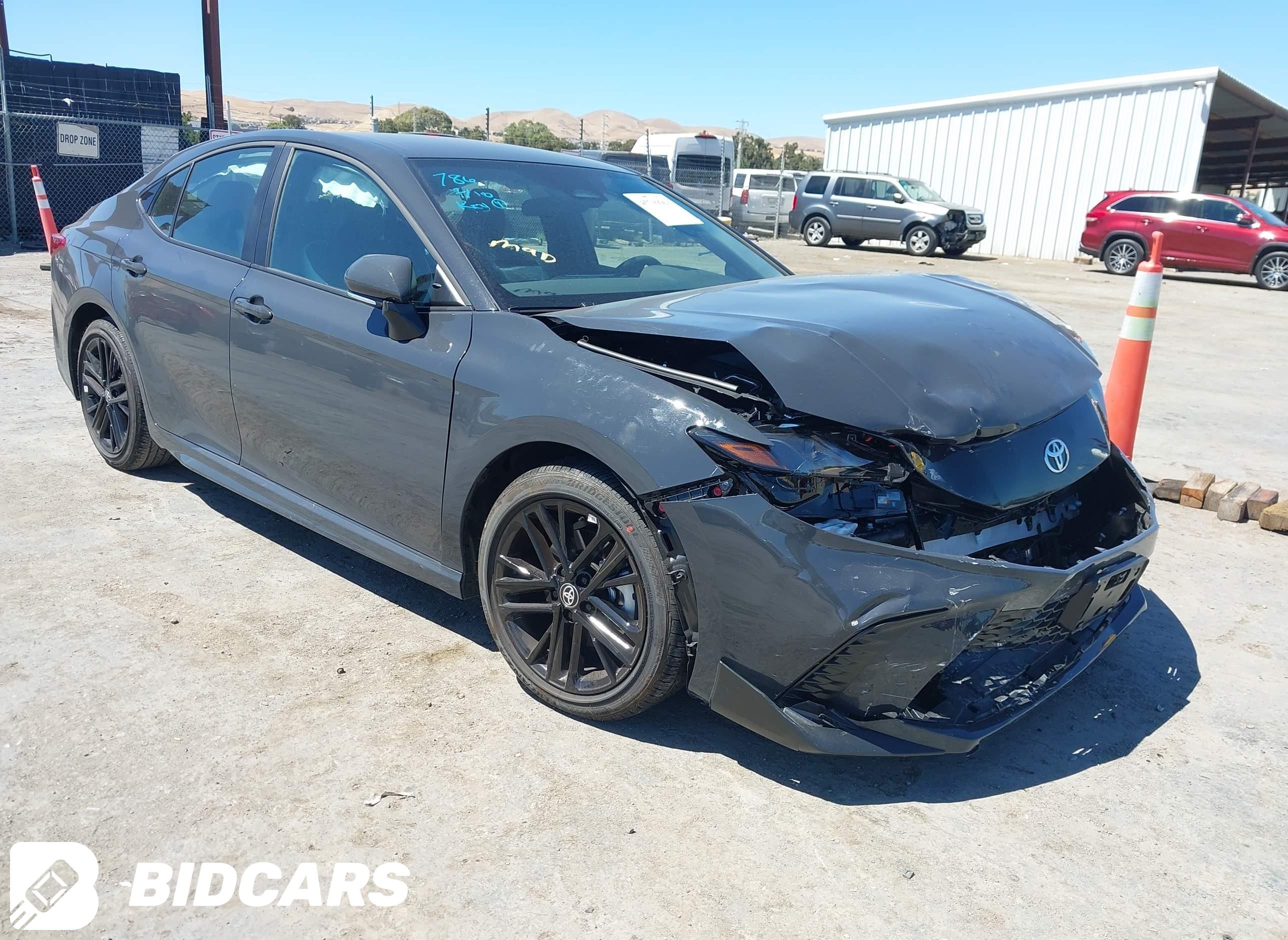 2026 Toyota Camry, SE