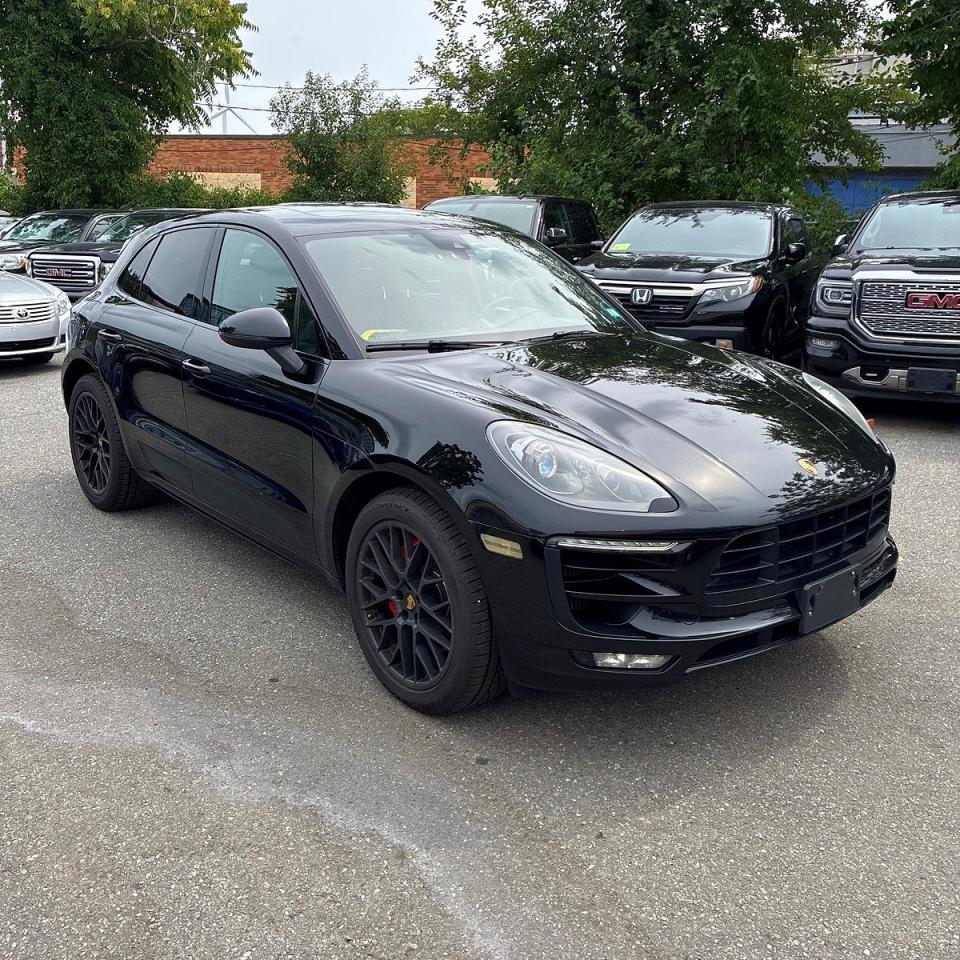 2017 Porsche Macan, Gts