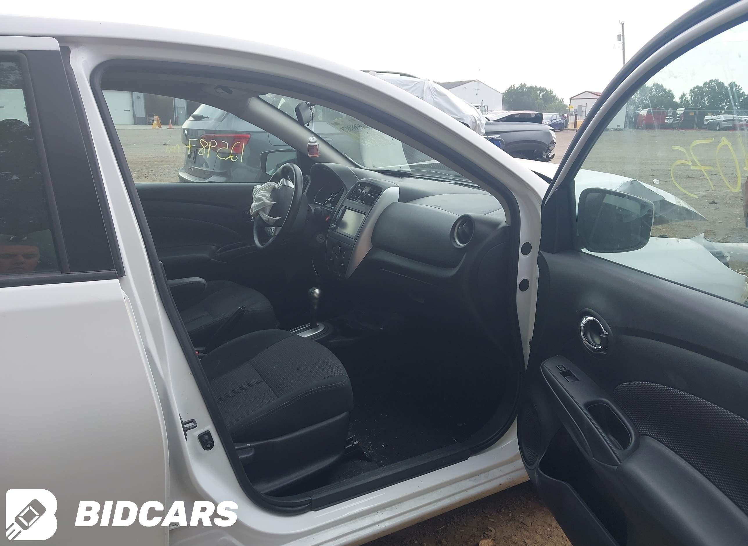 2019 Nissan Versa, 1.6 SV