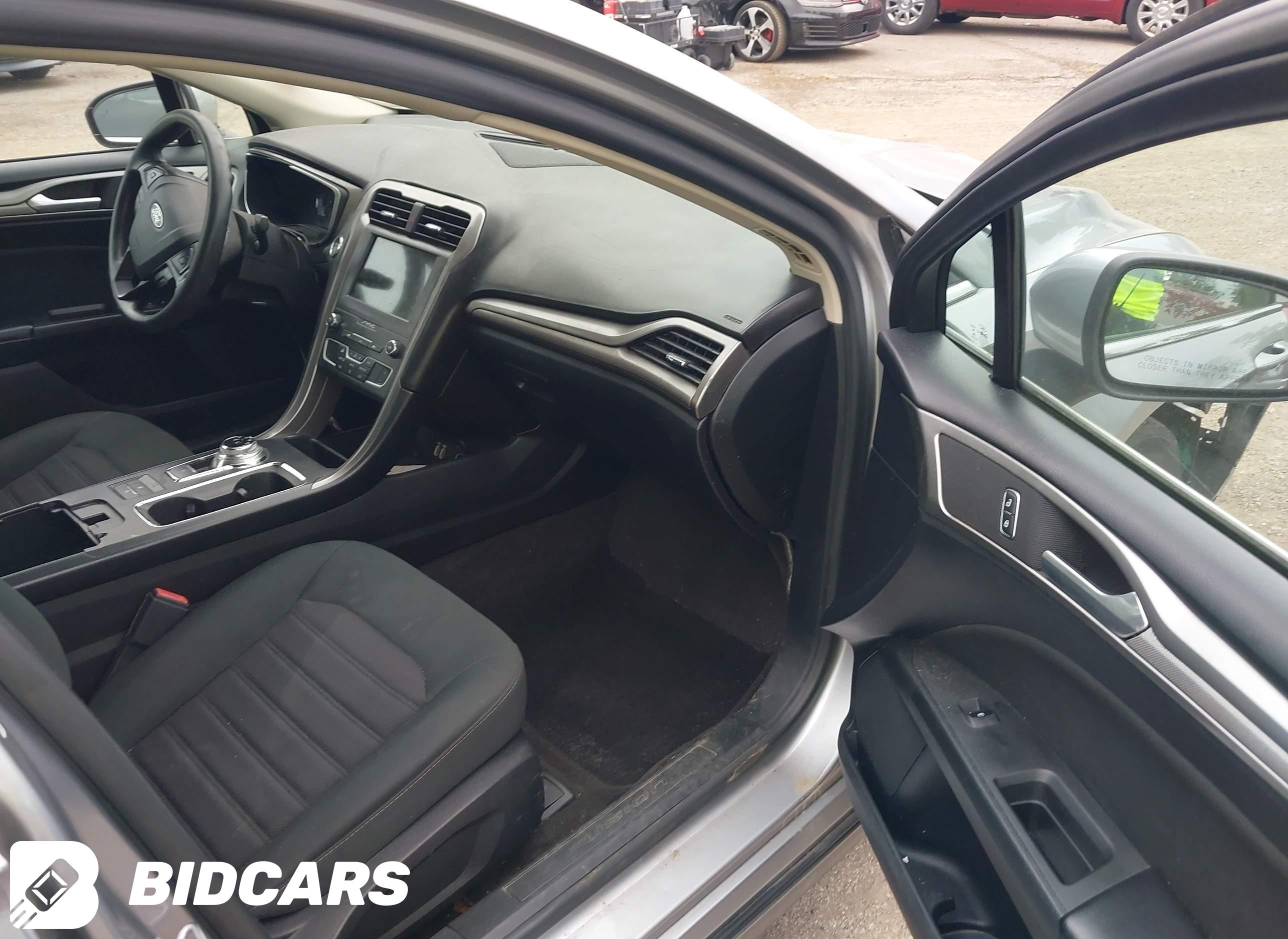 2020 Ford Fusion, SE