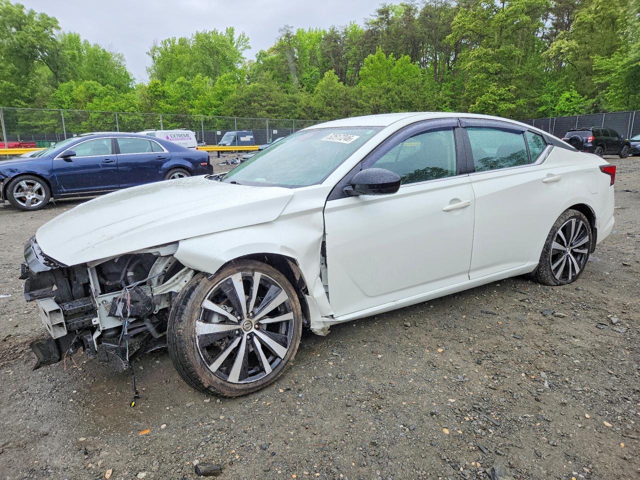 2022 Nissan Altima, SR