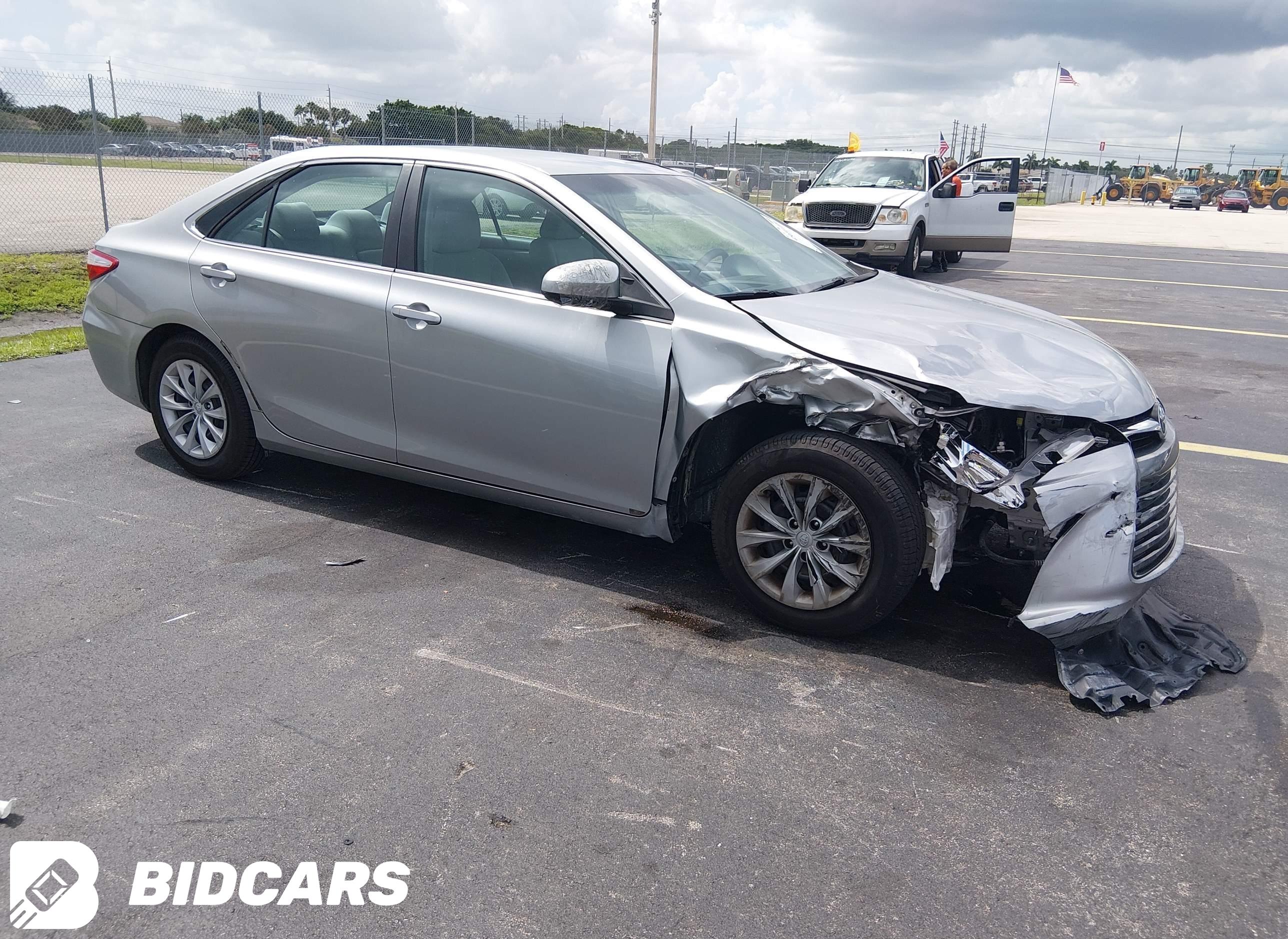 2016 Toyota Camry, LE