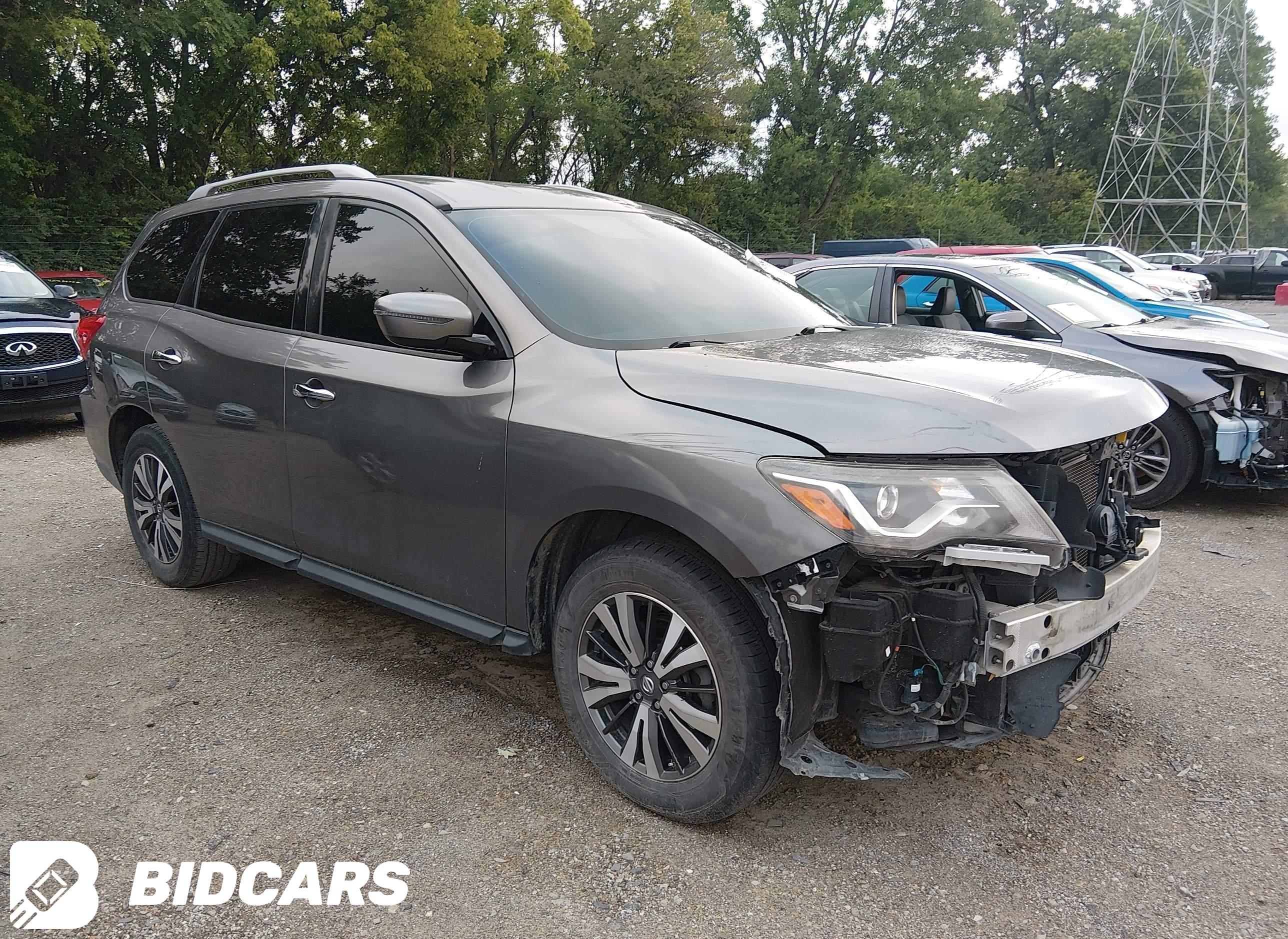 2017 Nissan Pathfinder, S