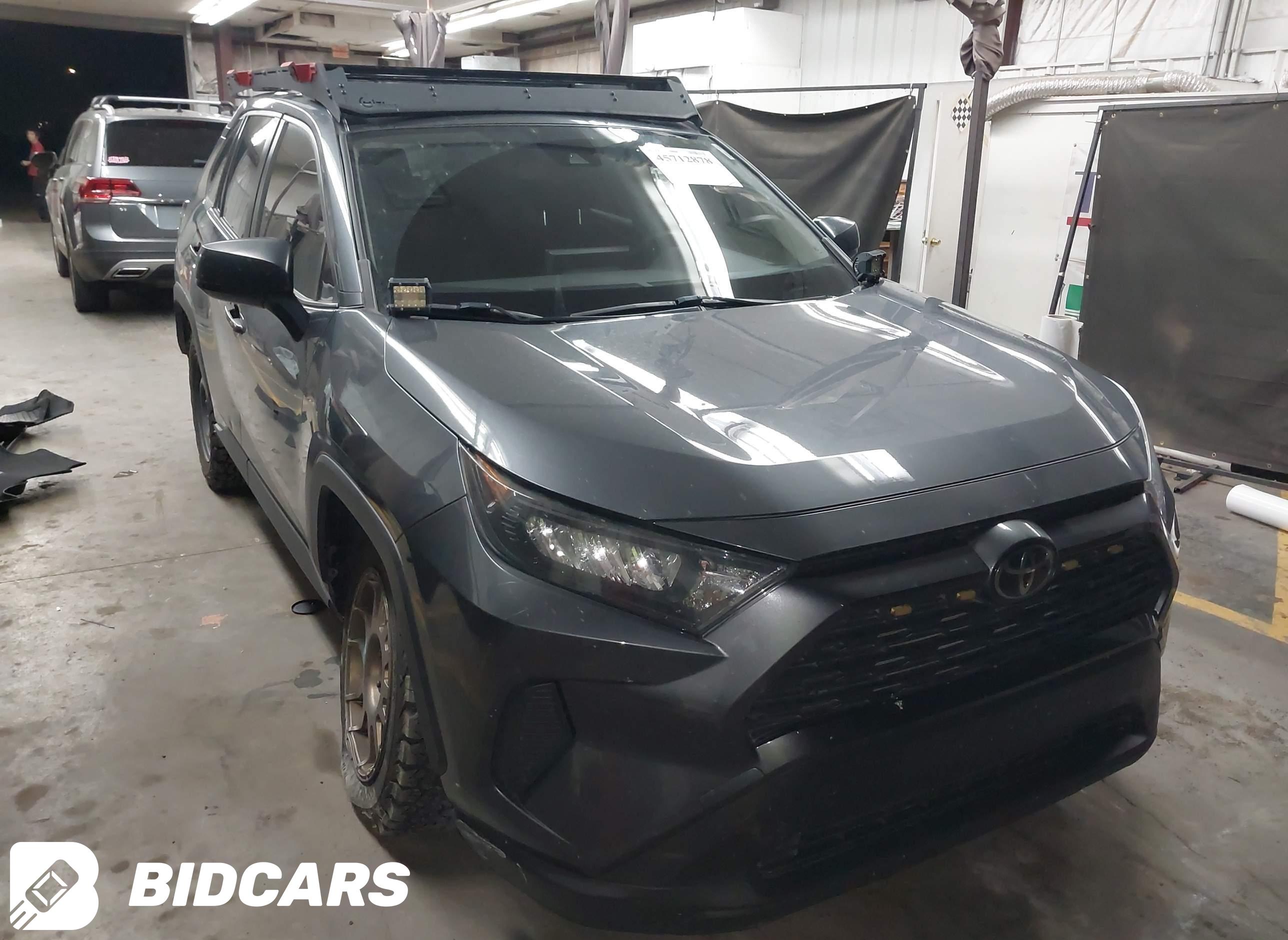 2020 Toyota RAV4, LE
