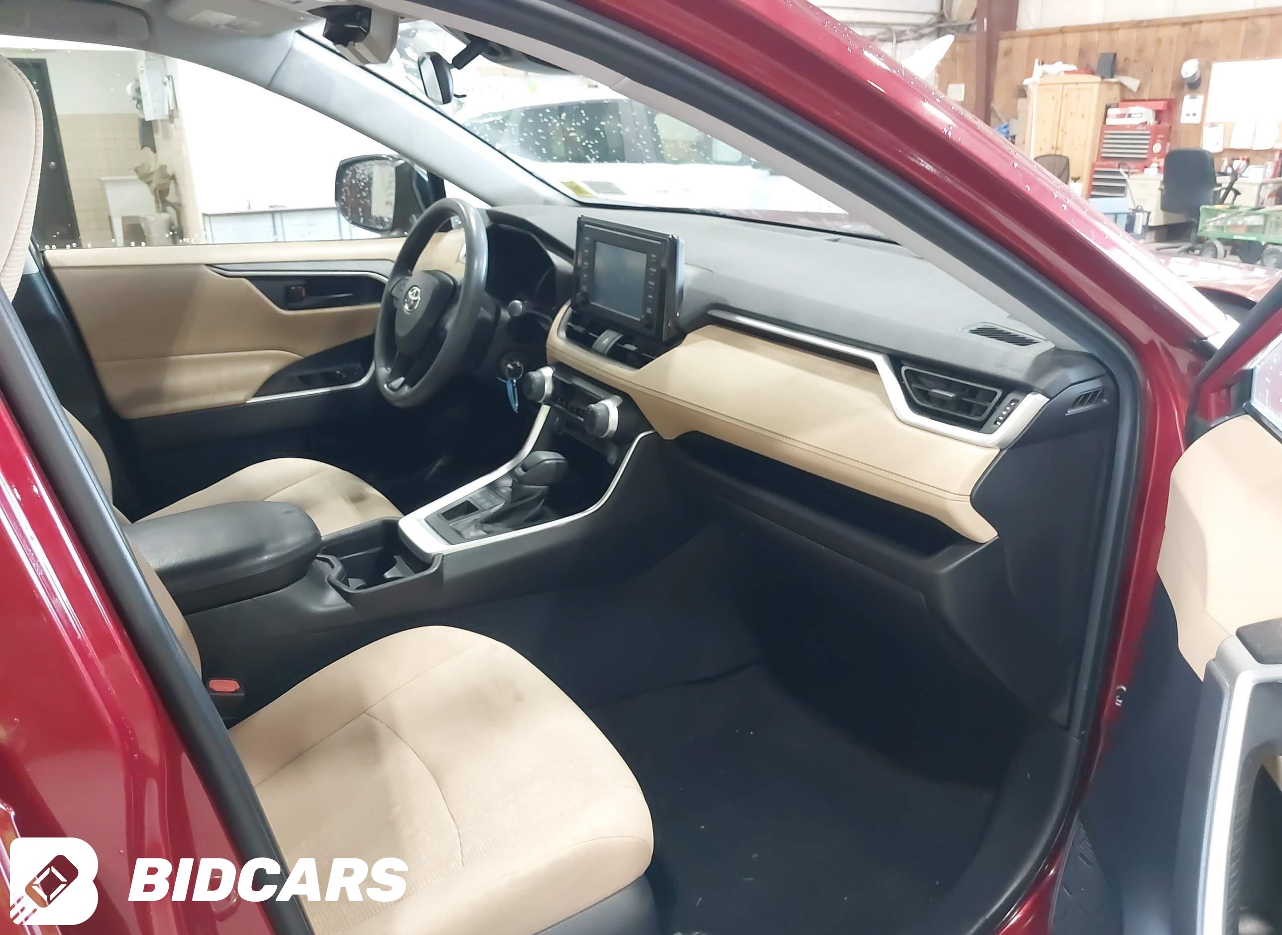 2019 Toyota RAV4, LE