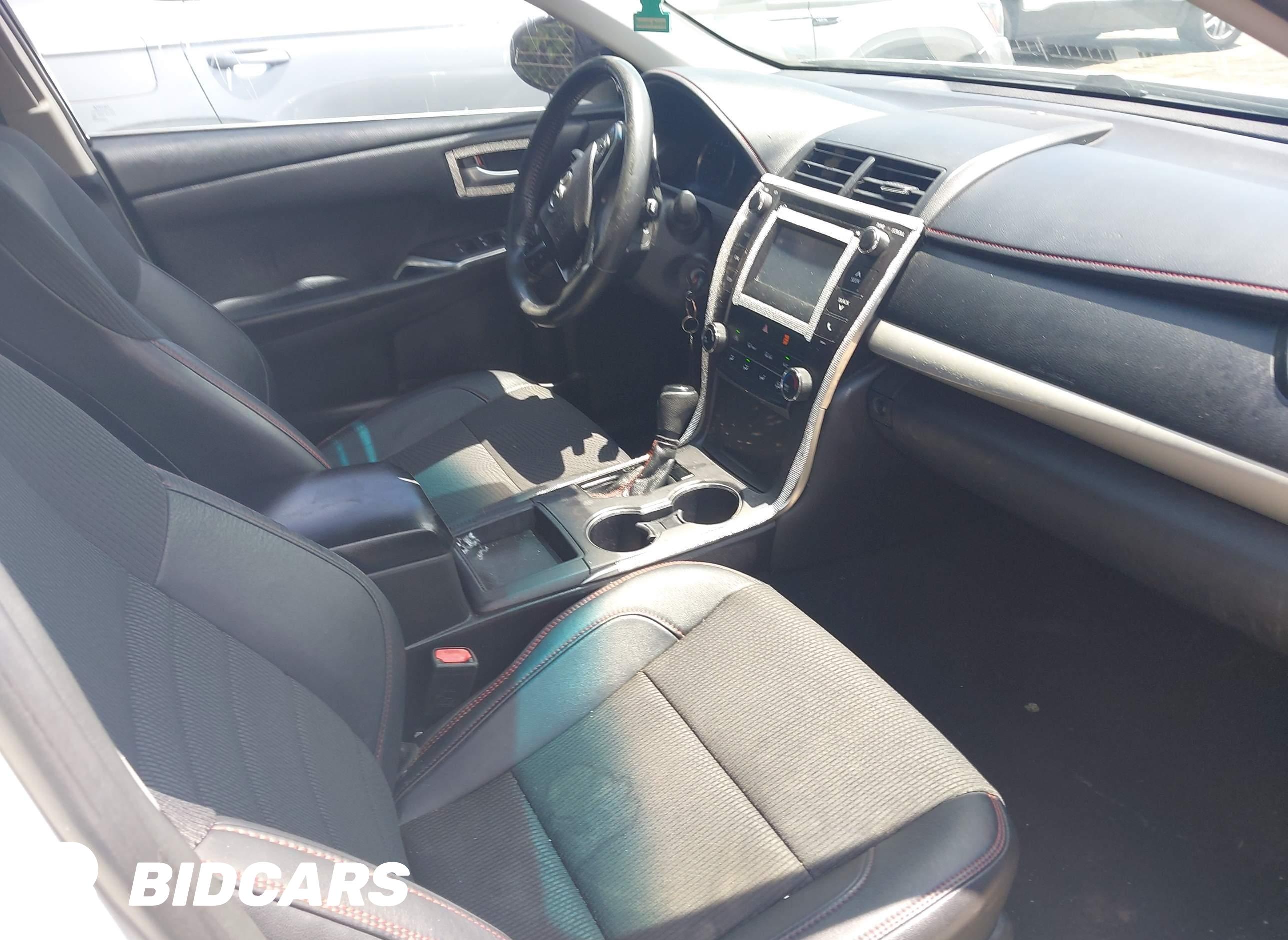 2016 Toyota Camry, SE