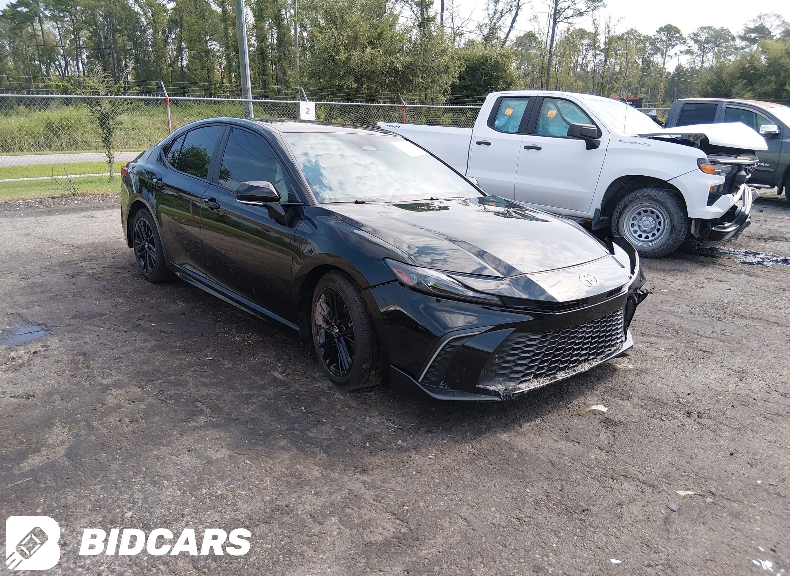 2025 Toyota Camry, SE