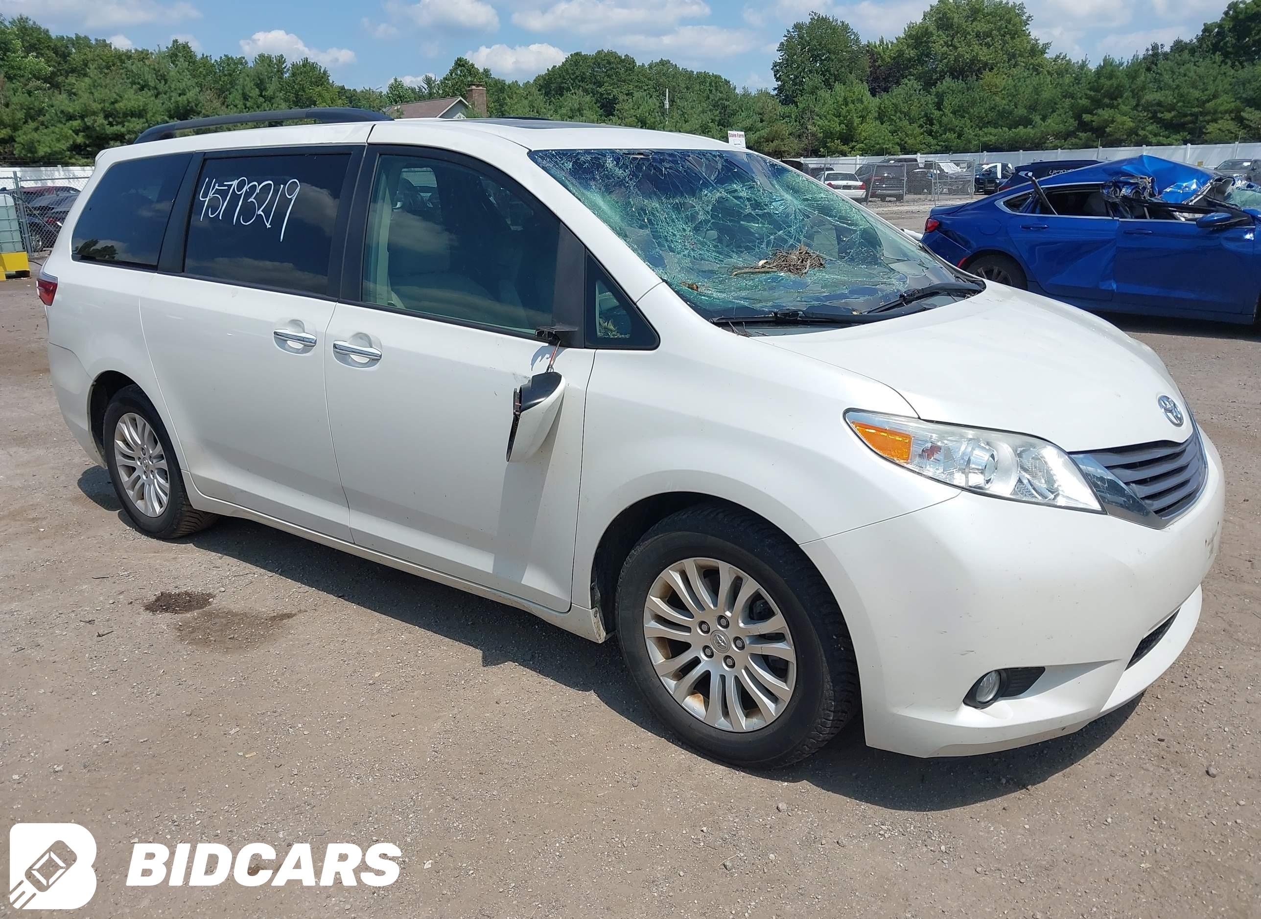 2015 Toyota Sienna, Xle 8 Pas...