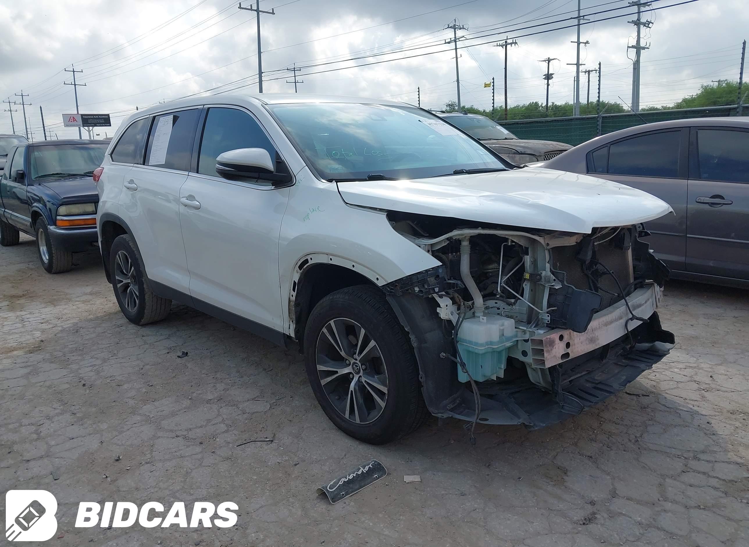 2019 Toyota Highlander, LE